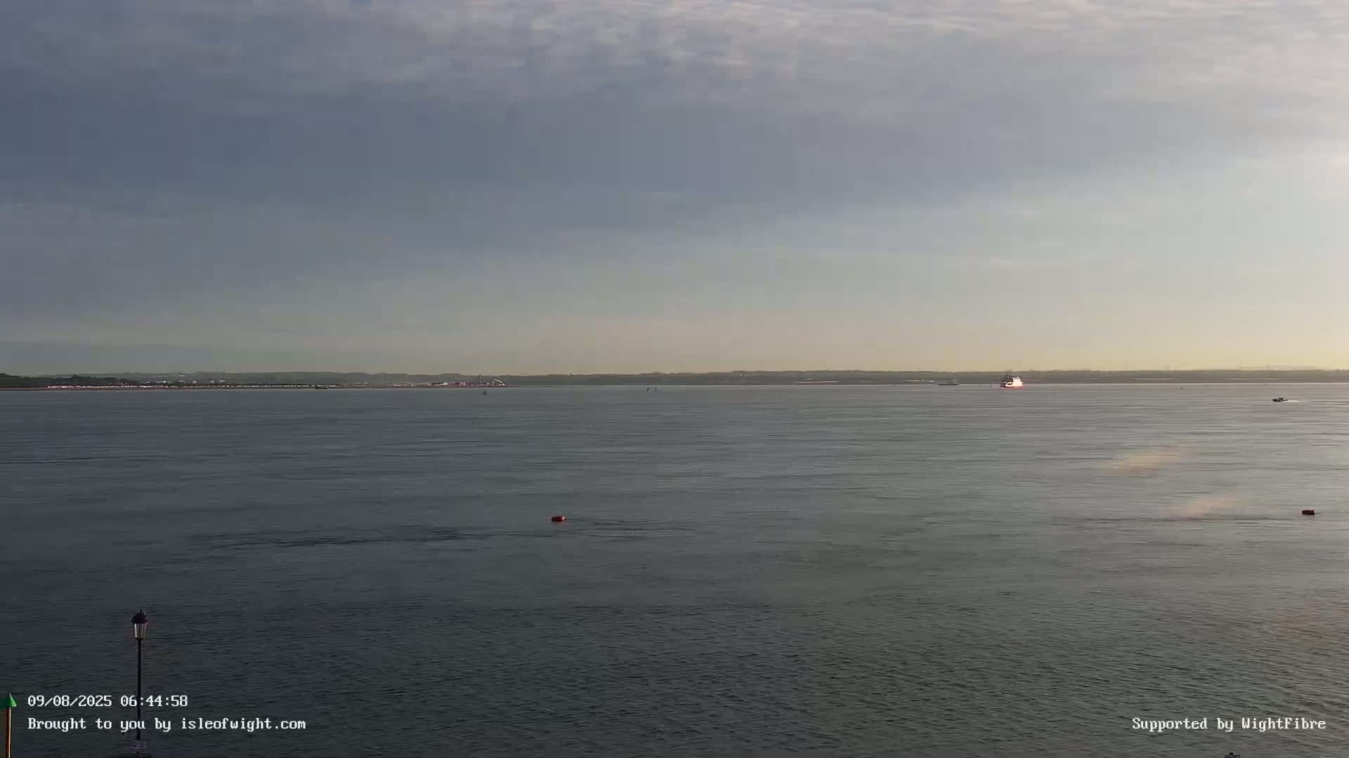 Cowes Port, Cruise/ Ferry Ship Shipspotting in The Solent & Southampton Coast Panaromic PTZ Live Cam - Cowes , Isle of Wight, South East, England, United Kingdom