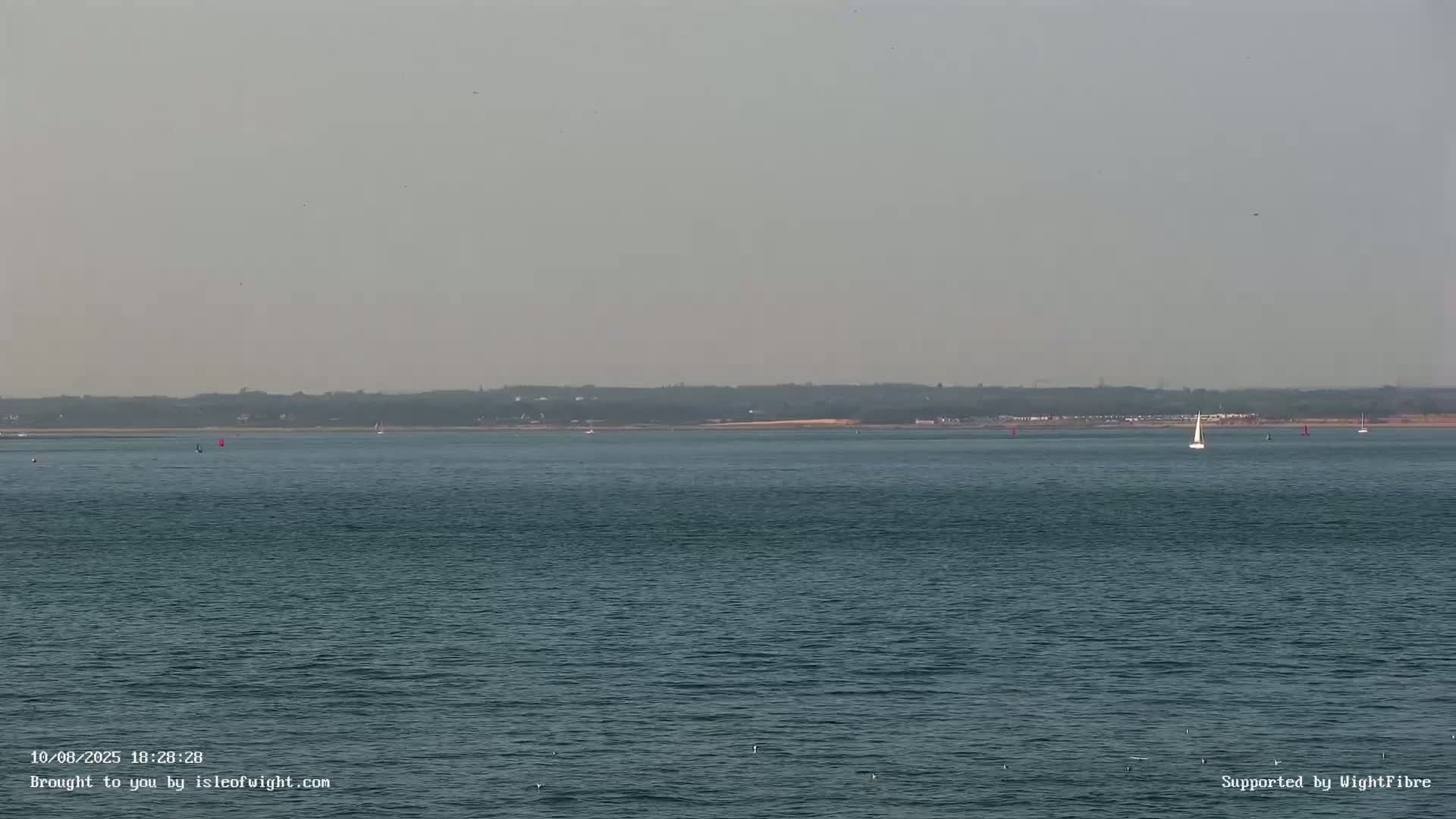 Cowes Port, Cruise/ Ferry Ship Shipspotting in The Solent & Southampton Coast Panaromic PTZ Live Cam - Cowes , Isle of Wight, South East, England, United Kingdom