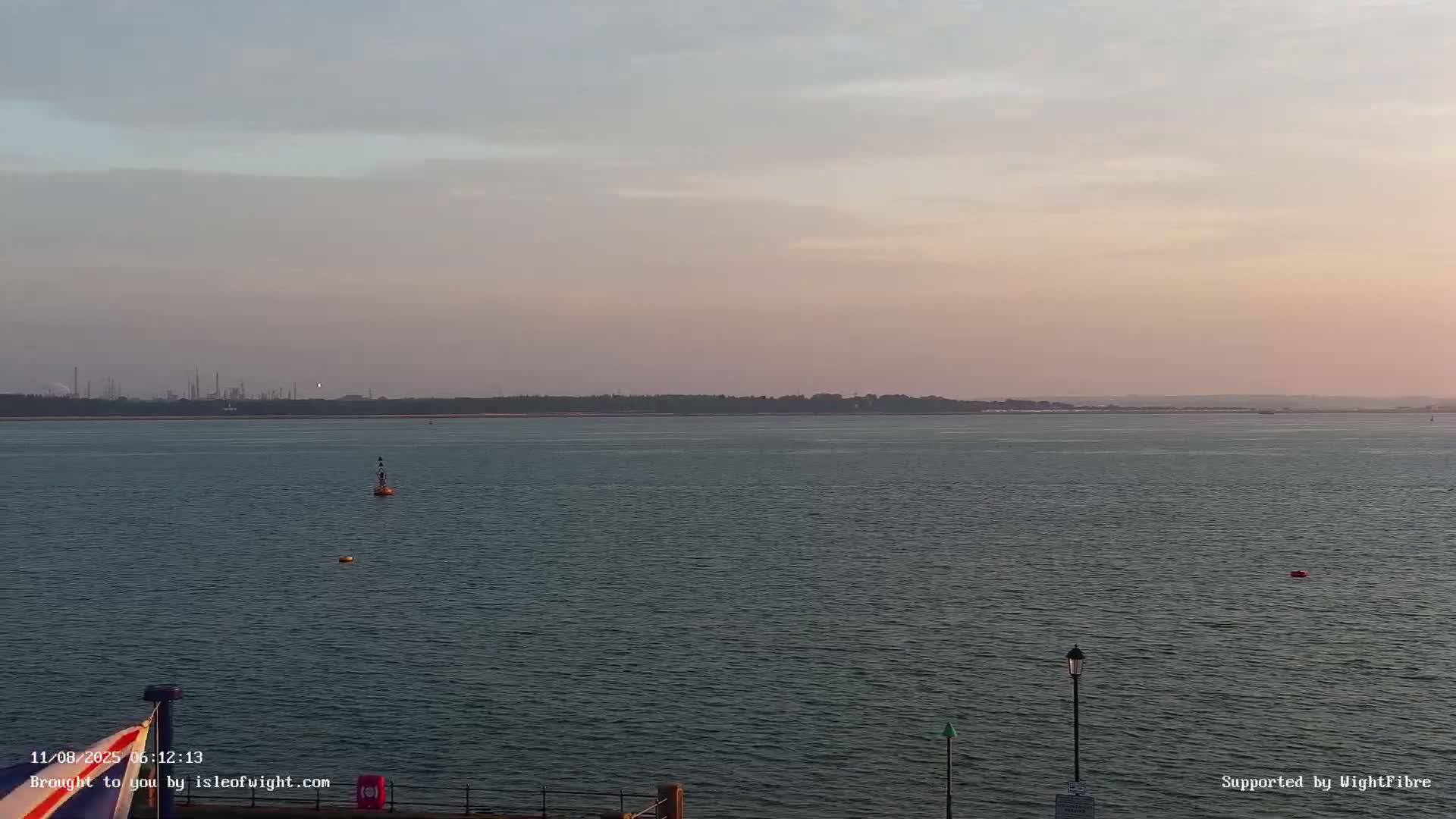 Cowes Port, Cruise/ Ferry Ship Shipspotting in The Solent & Southampton Coast Panaromic PTZ Live Cam - Cowes , Isle of Wight, South East, England, United Kingdom