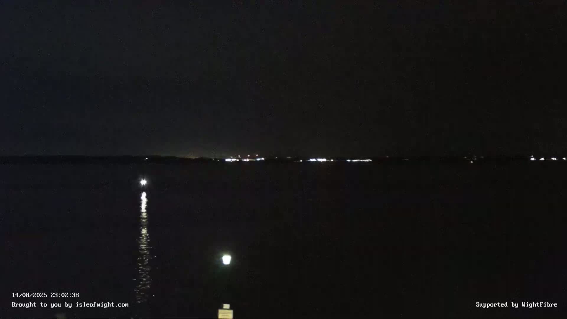 Cowes Port, Cruise/ Ferry Ship Shipspotting in The Solent & Southampton Coast Panaromic PTZ Live Cam - Cowes , Isle of Wight, South East, England, United Kingdom