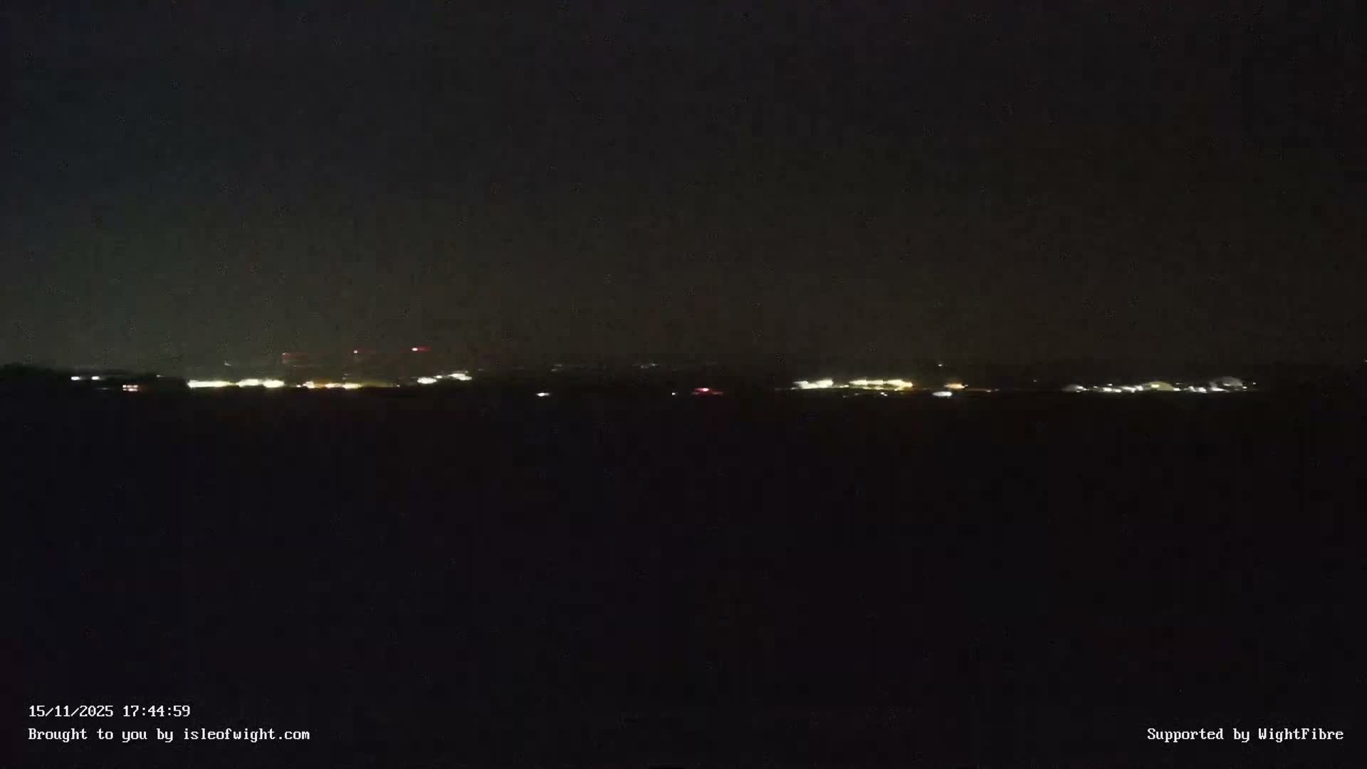 Cowes Port, Cruise/ Ferry Ship Shipspotting in The Solent & Southampton Coast Panaromic PTZ Live Cam - Cowes , Isle of Wight, South East, England, United Kingdom