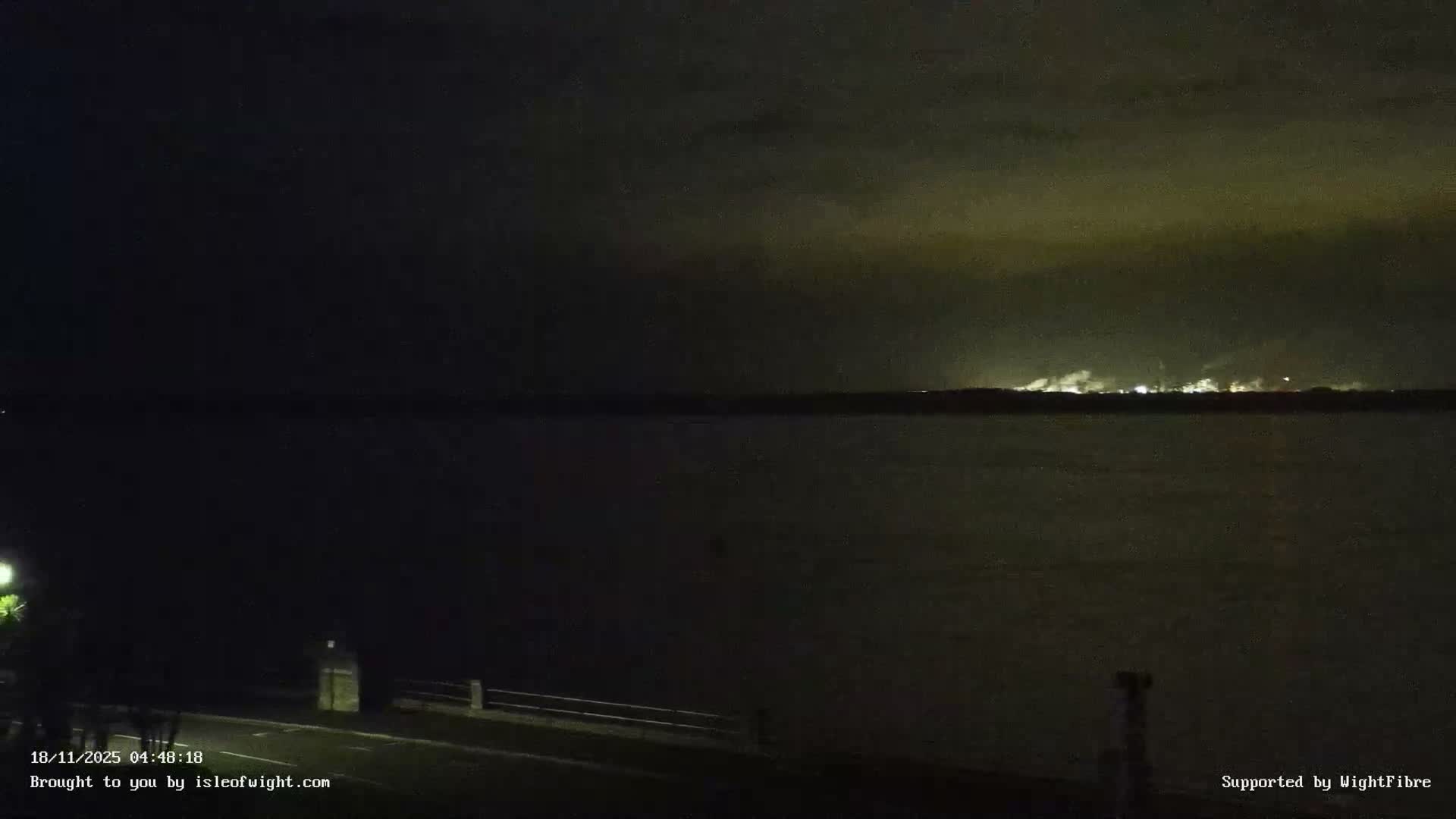 Cowes Port, Cruise/ Ferry Ship Shipspotting in The Solent & Southampton Coast Panaromic PTZ Live Cam - Cowes , Isle of Wight, South East, England, United Kingdom