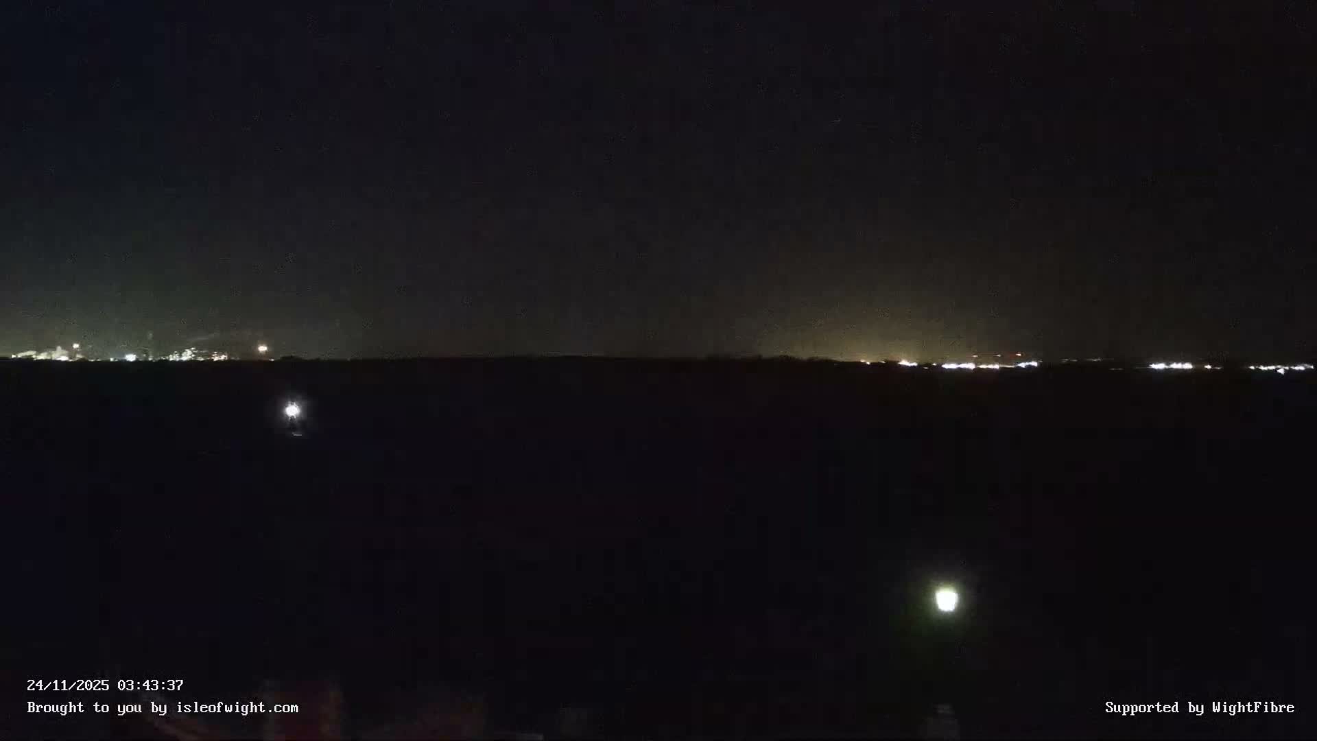 Cowes Port, Cruise/ Ferry Ship Shipspotting in The Solent & Southampton Coast Panaromic PTZ Live Cam - Cowes , Isle of Wight, South East, England, United Kingdom