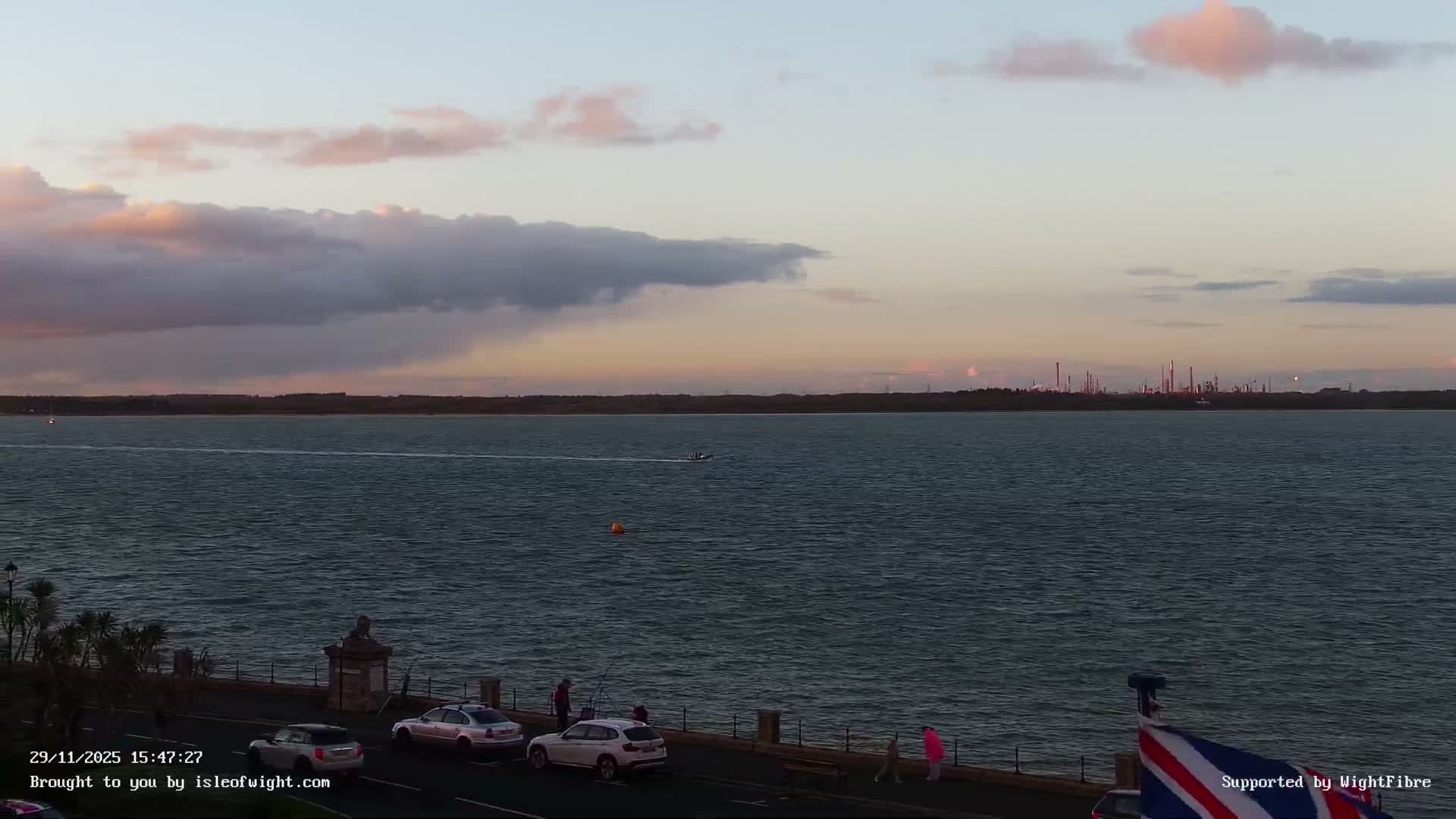 Cowes Port, Cruise/ Ferry Ship Shipspotting in The Solent & Southampton Coast Panaromic PTZ Live Cam - Cowes , Isle of Wight, South East, England, United Kingdom