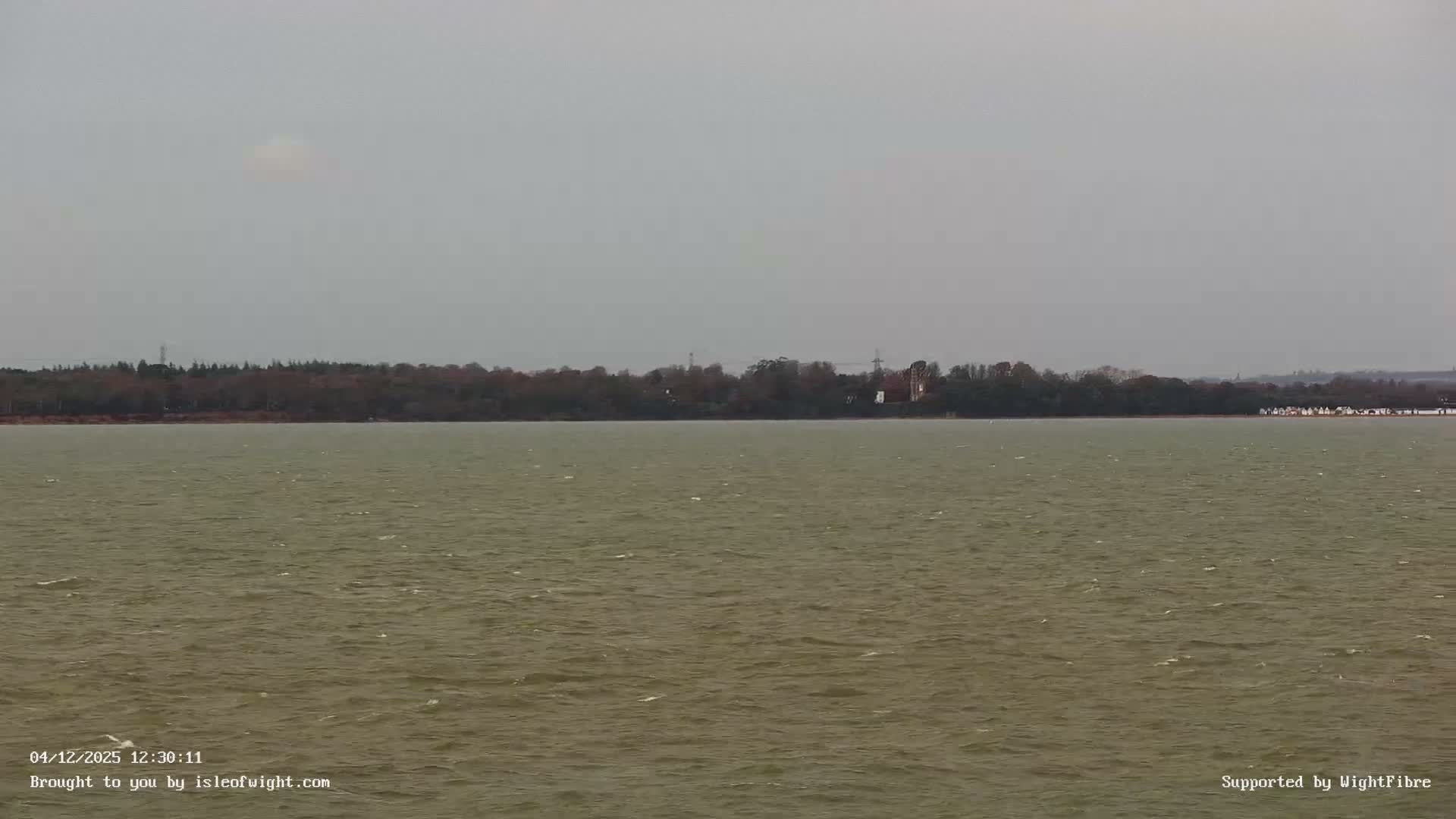 Cowes Port, Cruise/ Ferry Ship Shipspotting in The Solent & Southampton Coast Panaromic PTZ Live Cam - Cowes , Isle of Wight, South East, England, United Kingdom
