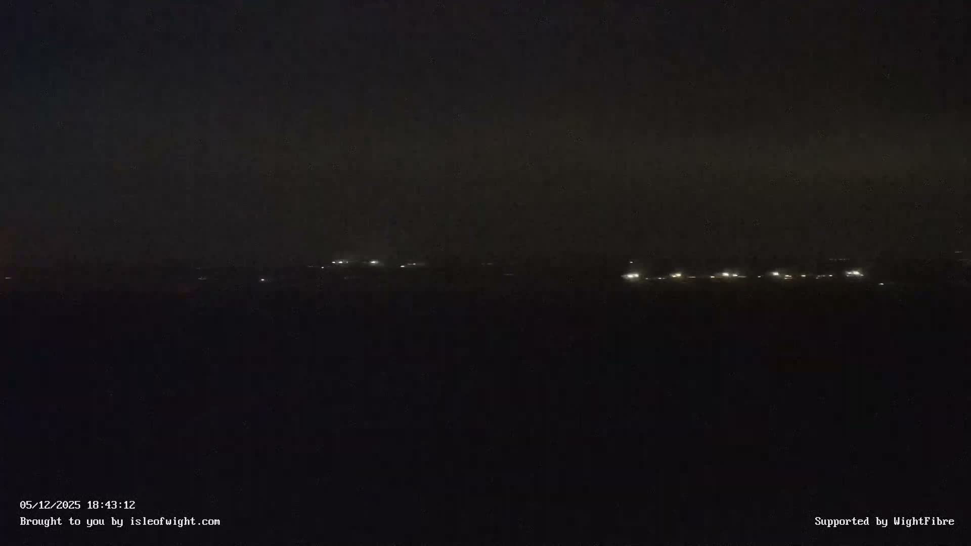 Cowes Port, Cruise/ Ferry Ship Shipspotting in The Solent & Southampton Coast Panaromic PTZ Live Cam - Cowes , Isle of Wight, South East, England, United Kingdom