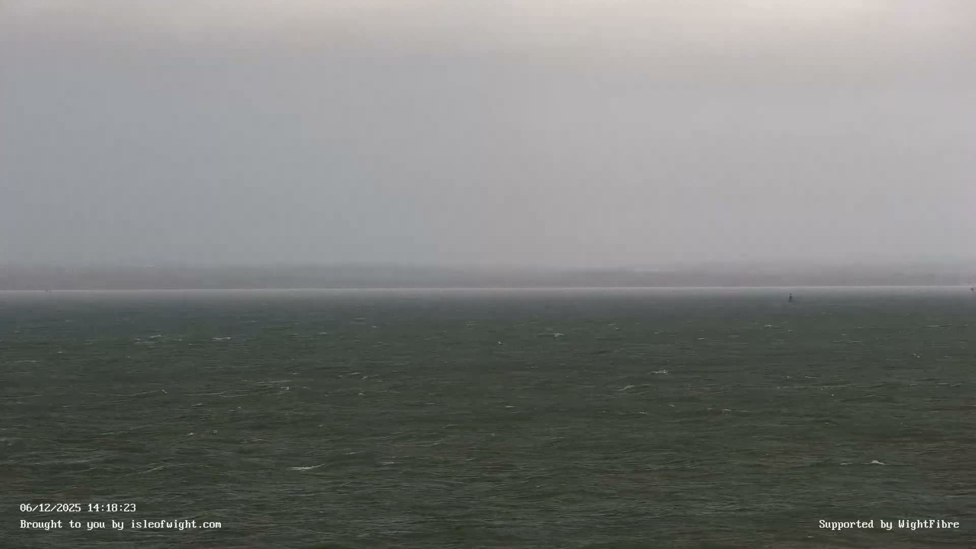 Cowes Port, Cruise/ Ferry Ship Shipspotting in The Solent & Southampton Coast Panaromic PTZ Live Cam - Cowes , Isle of Wight, South East, England, United Kingdom