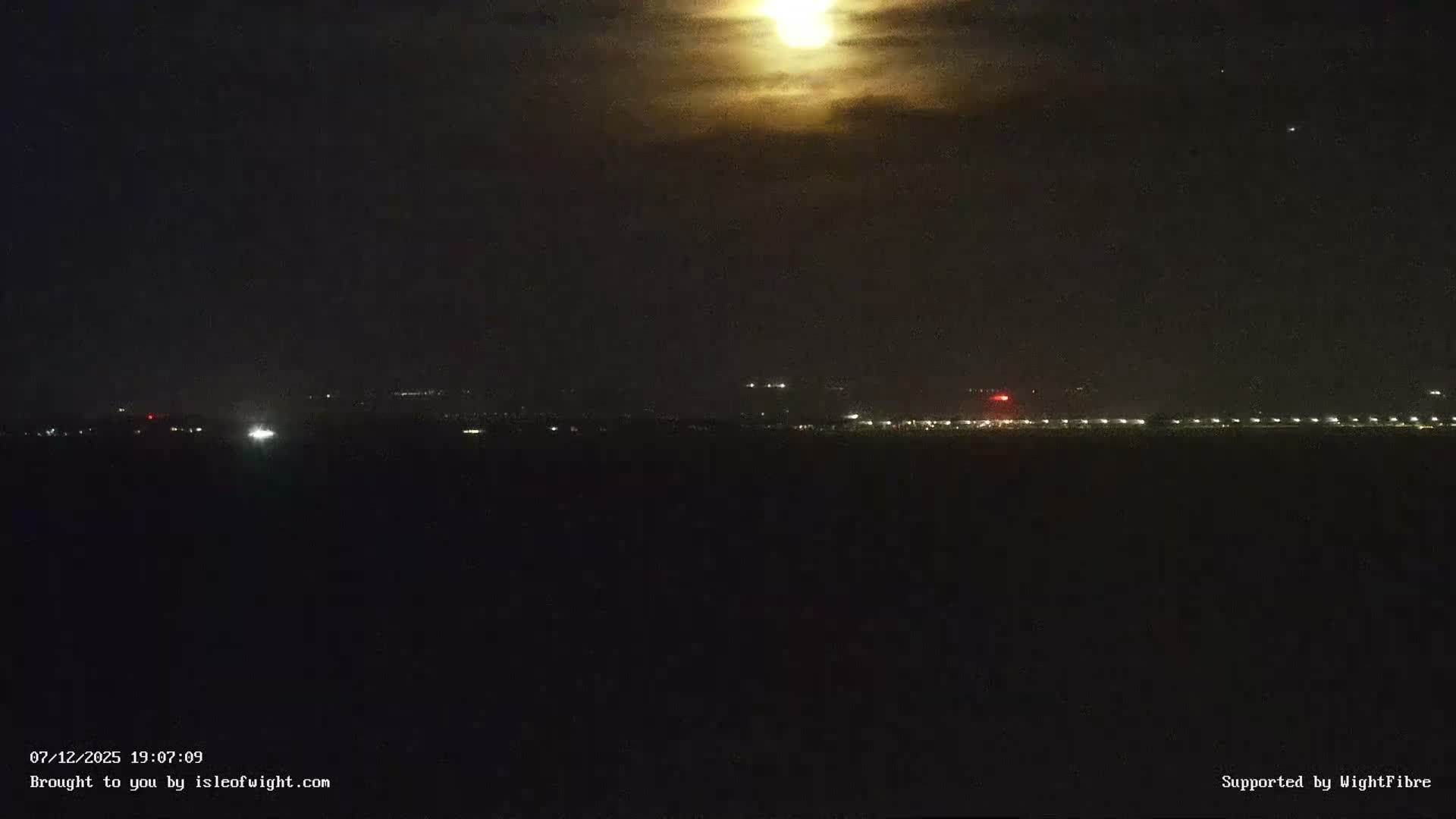 Cowes Port, Cruise/ Ferry Ship Shipspotting in The Solent & Southampton Coast Panaromic PTZ Live Cam - Cowes , Isle of Wight, South East, England, United Kingdom