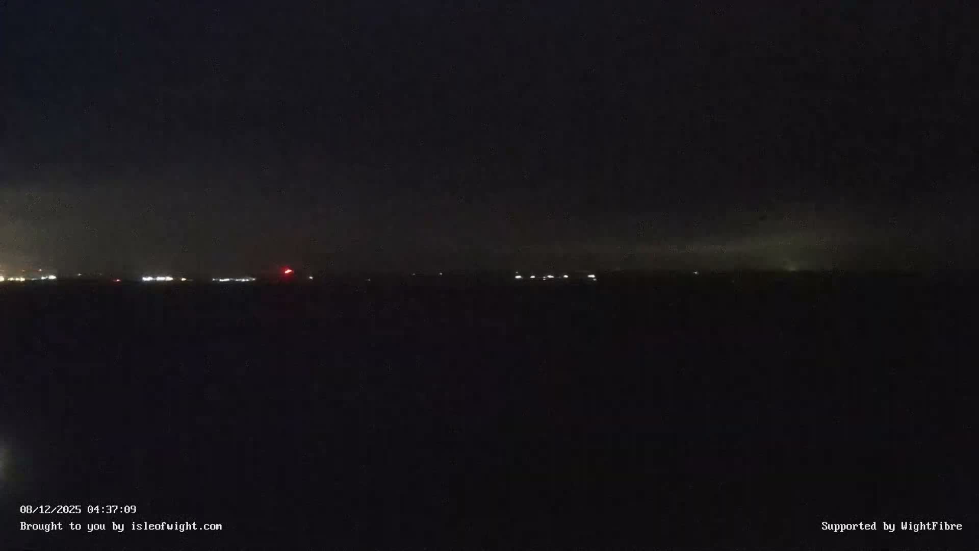 Cowes Port, Cruise/ Ferry Ship Shipspotting in The Solent & Southampton Coast Panaromic PTZ Live Cam - Cowes , Isle of Wight, South East, England, United Kingdom