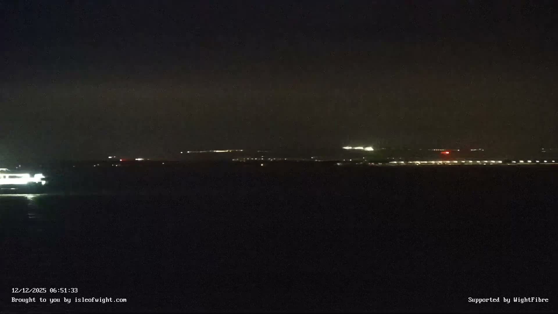 Cowes Port, Cruise/ Ferry Ship Shipspotting in The Solent & Southampton Coast Panaromic PTZ Live Cam - Cowes , Isle of Wight, South East, England, United Kingdom