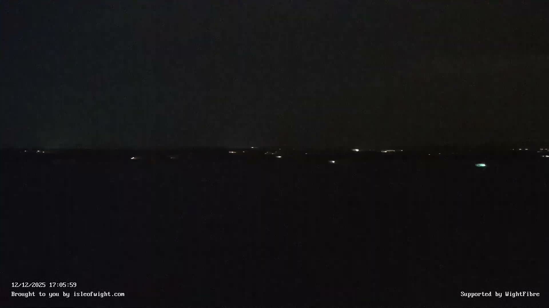 Cowes Port, Cruise/ Ferry Ship Shipspotting in The Solent & Southampton Coast Panaromic PTZ Live Cam - Cowes , Isle of Wight, South East, England, United Kingdom