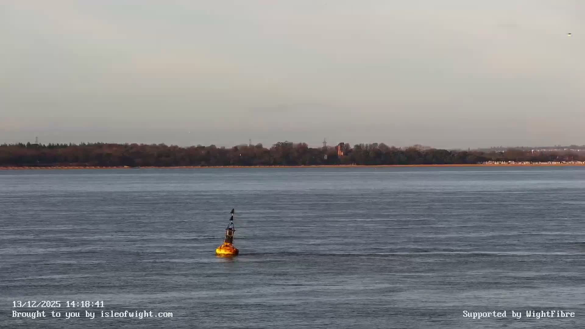 Cowes Port, Cruise/ Ferry Ship Shipspotting in The Solent & Southampton Coast Panaromic PTZ Live Cam - Cowes , Isle of Wight, South East, England, United Kingdom