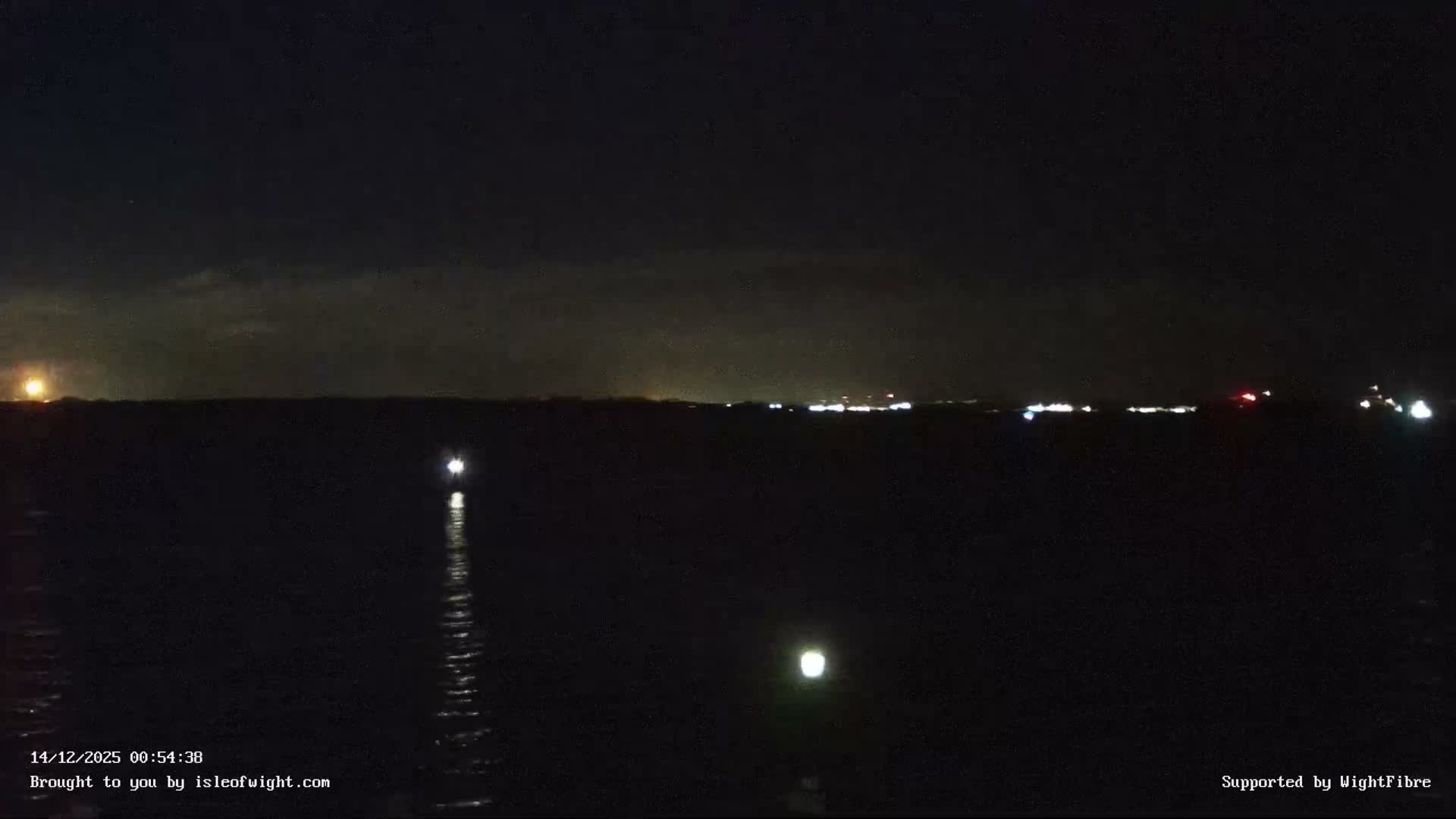 Cowes Port, Cruise/ Ferry Ship Shipspotting in The Solent & Southampton Coast Panaromic PTZ Live Cam - Cowes , Isle of Wight, South East, England, United Kingdom