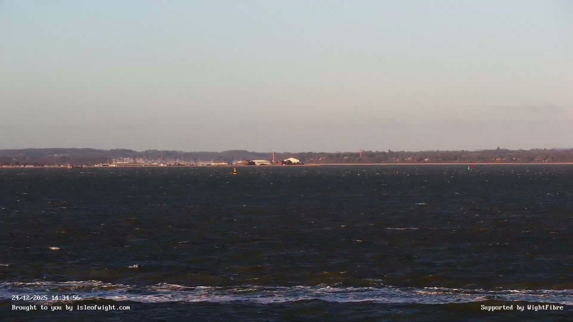 Cowes Port, Cruise/ Ferry Ship Shipspotting in The Solent & Southampton Coast Panaromic PTZ Live Cam - Cowes , Isle of Wight, South East, England, United Kingdom