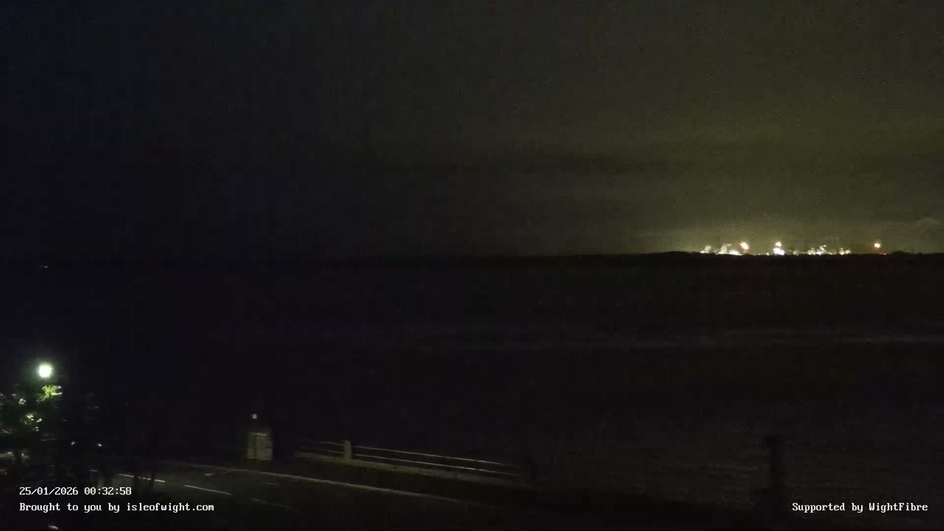 Cowes Port, Cruise/ Ferry Ship Shipspotting in The Solent & Southampton Coast Panaromic PTZ Live Cam - Cowes , Isle of Wight, South East, England, United Kingdom