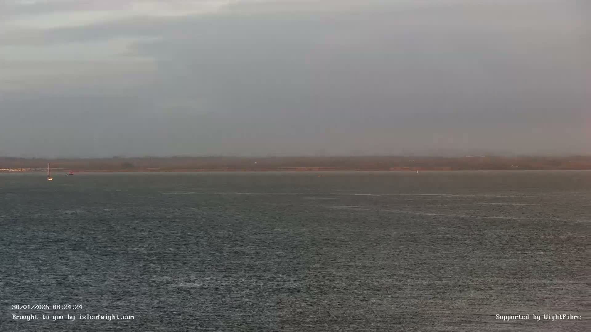 Cowes Port, Cruise/ Ferry Ship Shipspotting in The Solent & Southampton Coast Panaromic PTZ Live Cam - Cowes , Isle of Wight, South East, England, United Kingdom