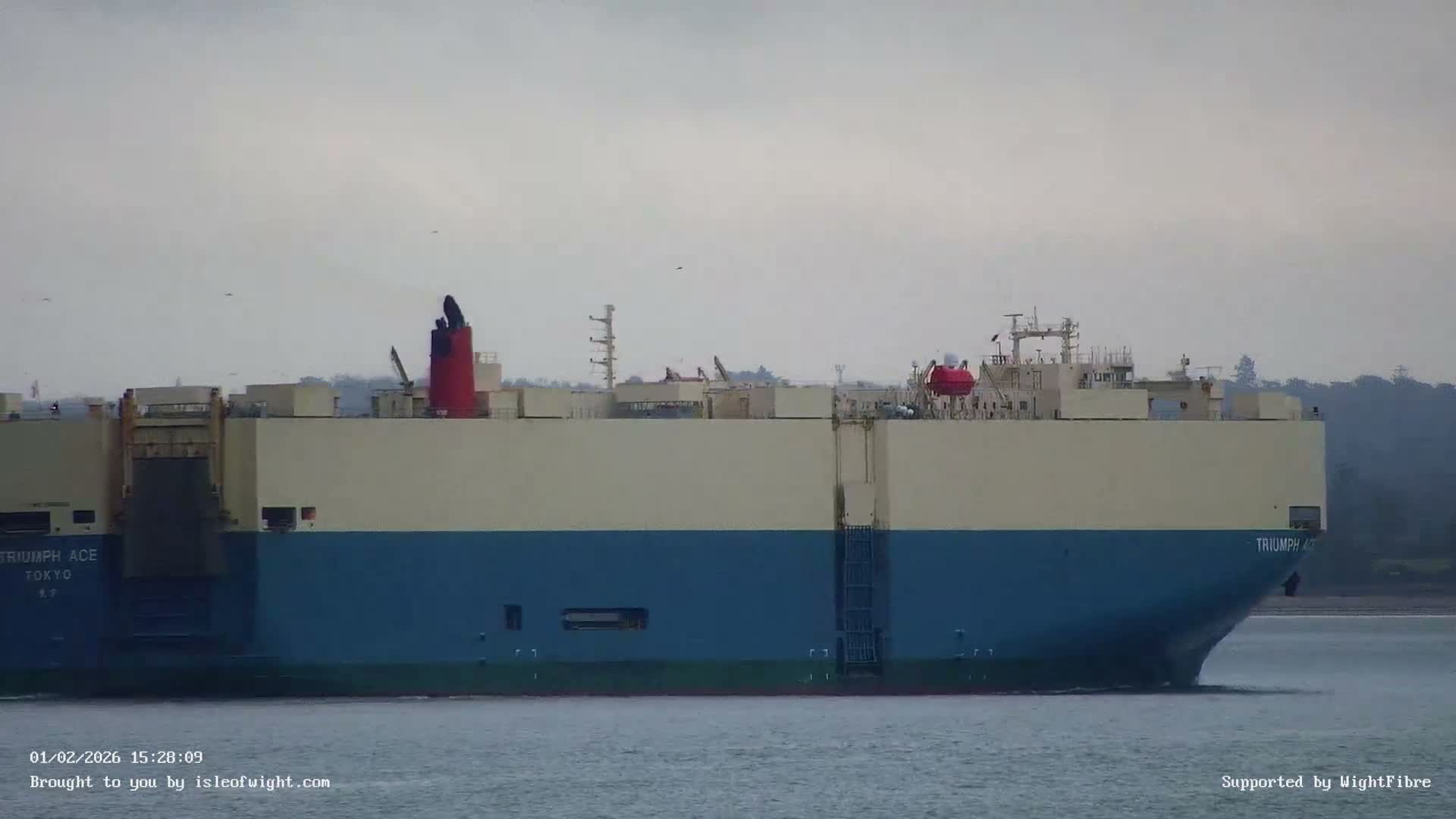 Cowes Port, Cruise/ Ferry Ship Shipspotting in The Solent & Southampton Coast Panaromic PTZ Live Cam - Cowes , Isle of Wight, South East, England, United Kingdom