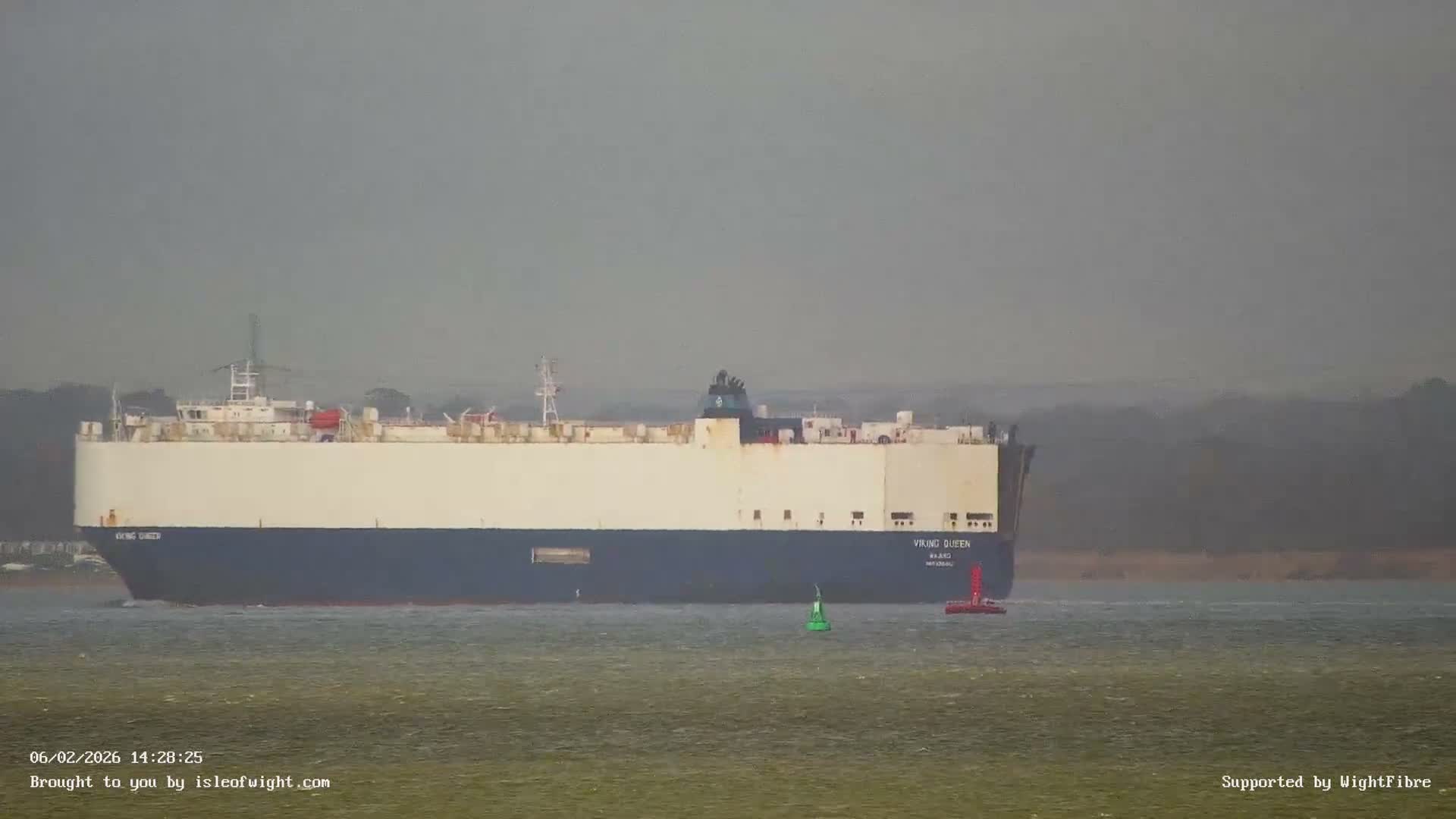 Cowes Port, Cruise/ Ferry Ship Shipspotting in The Solent & Southampton Coast Panaromic PTZ Live Cam - Cowes , Isle of Wight, South East, England, United Kingdom