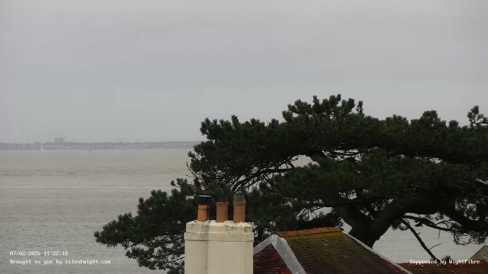 Cowes Port, Cruise/ Ferry Ship Shipspotting in The Solent & Southampton Coast Panaromic PTZ Live Cam - Cowes , Isle of Wight, South East, England, United Kingdom