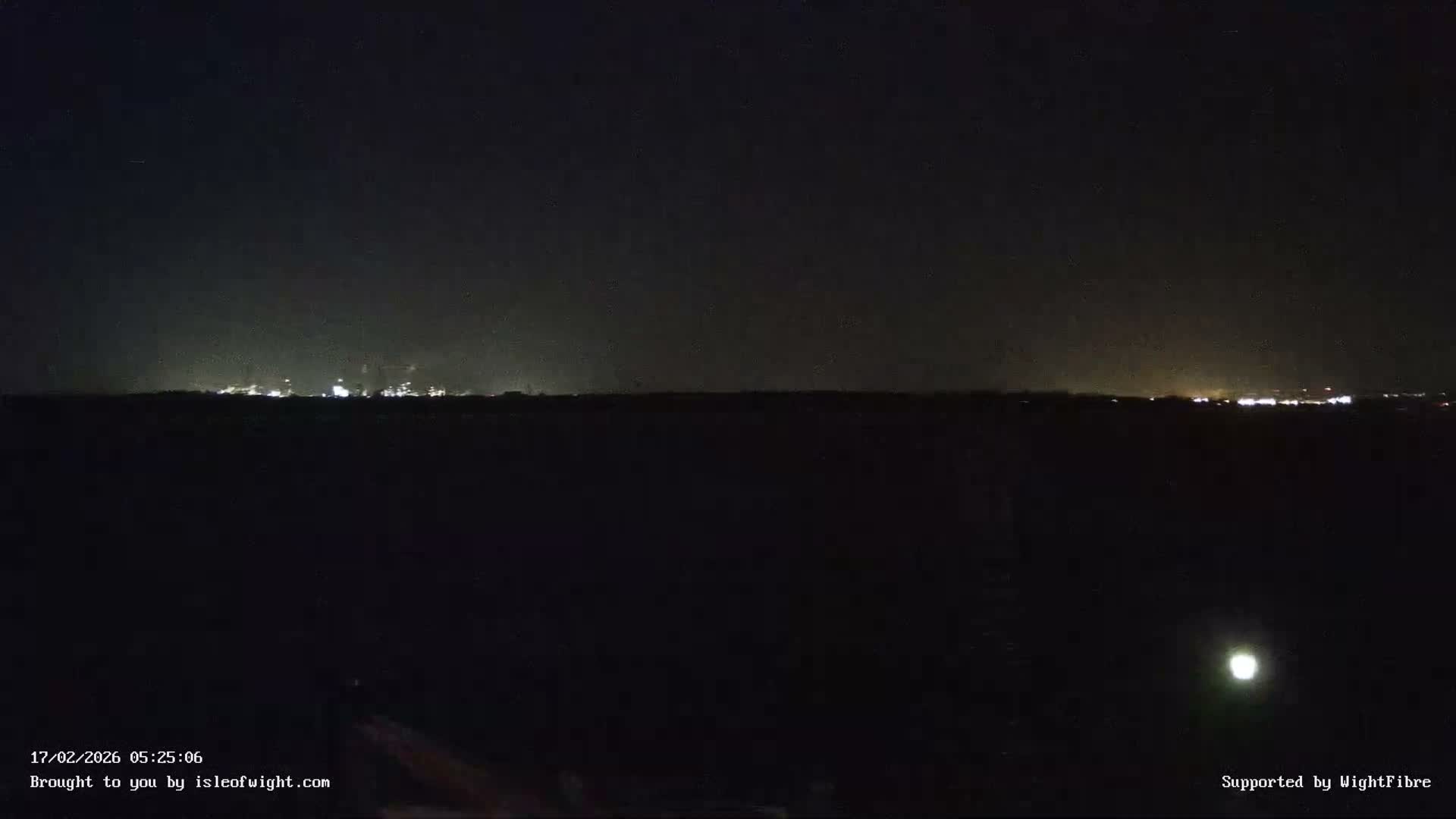 Cowes Port, Cruise/ Ferry Ship Shipspotting in The Solent & Southampton Coast Panaromic PTZ Live Cam - Cowes , Isle of Wight, South East, England, United Kingdom