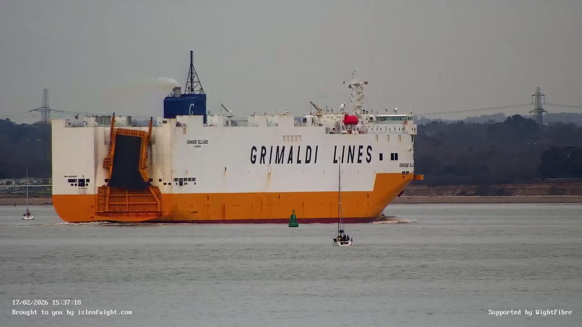 Cowes Port, Cruise/ Ferry Ship Shipspotting in The Solent & Southampton Coast Panaromic PTZ Live Cam - Cowes , Isle of Wight, South East, England, United Kingdom