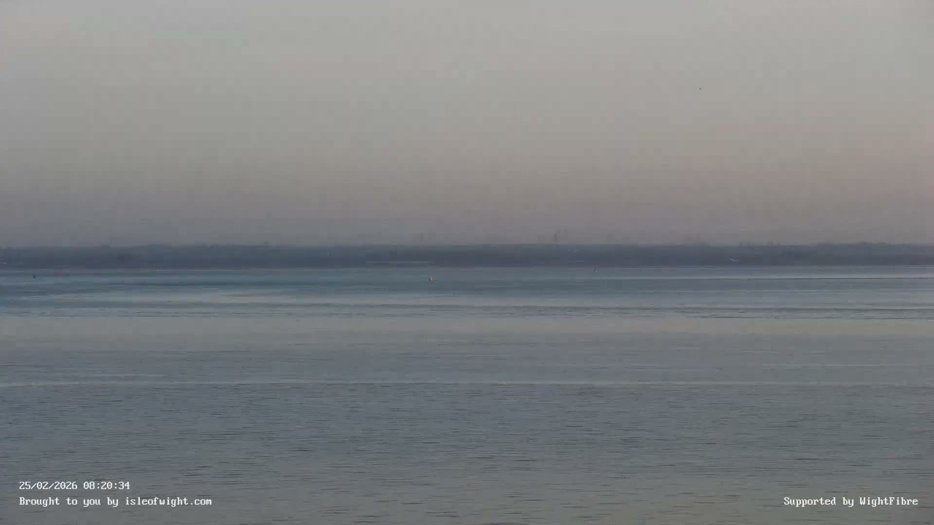Cowes Port, Cruise/ Ferry Ship Shipspotting in The Solent & Southampton Coast Panaromic PTZ Live Cam - Cowes , Isle of Wight, South East, England, United Kingdom