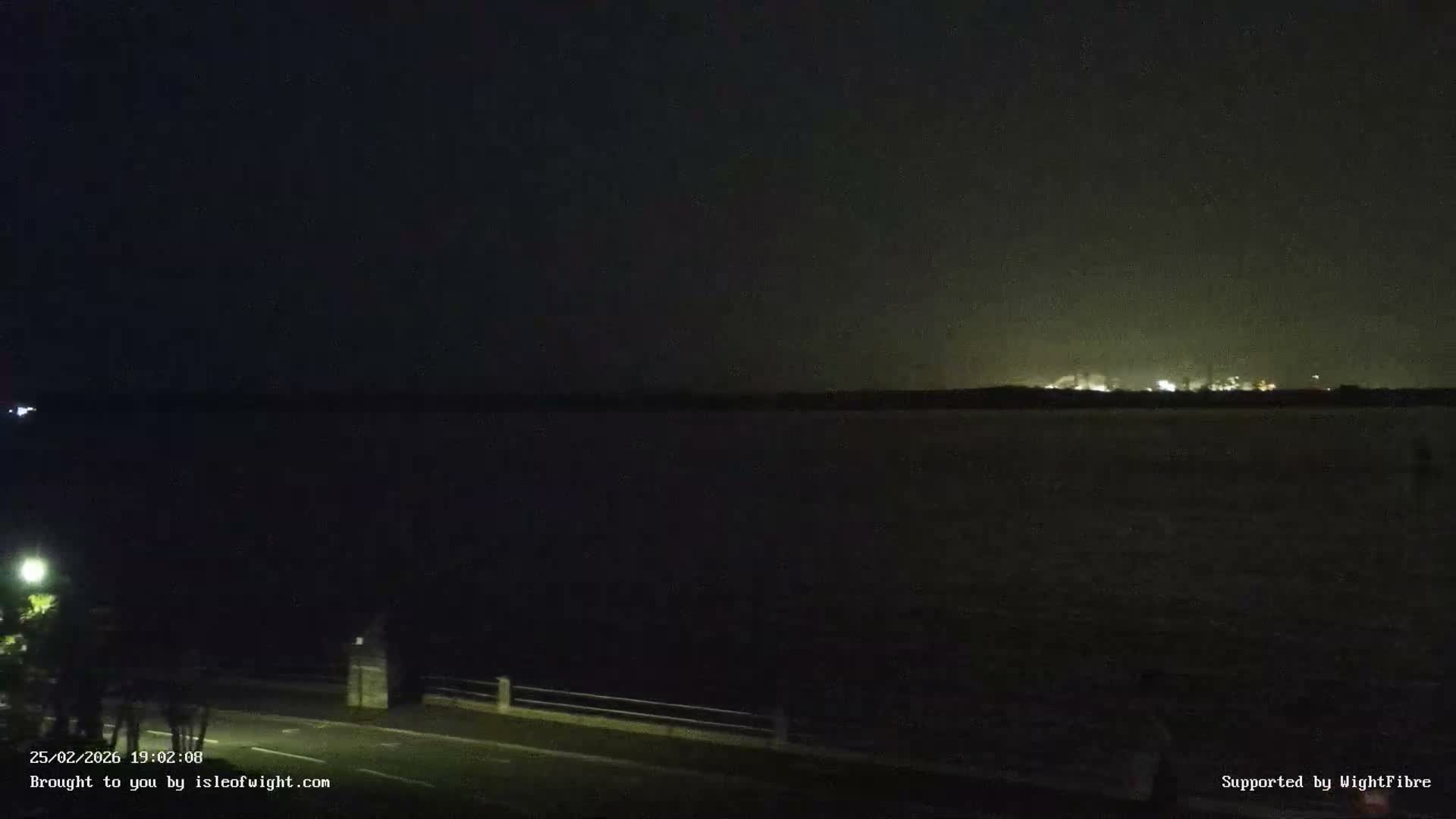Cowes Port, Cruise/ Ferry Ship Shipspotting in The Solent & Southampton Coast Panaromic PTZ Live Cam - Cowes , Isle of Wight, South East, England, United Kingdom