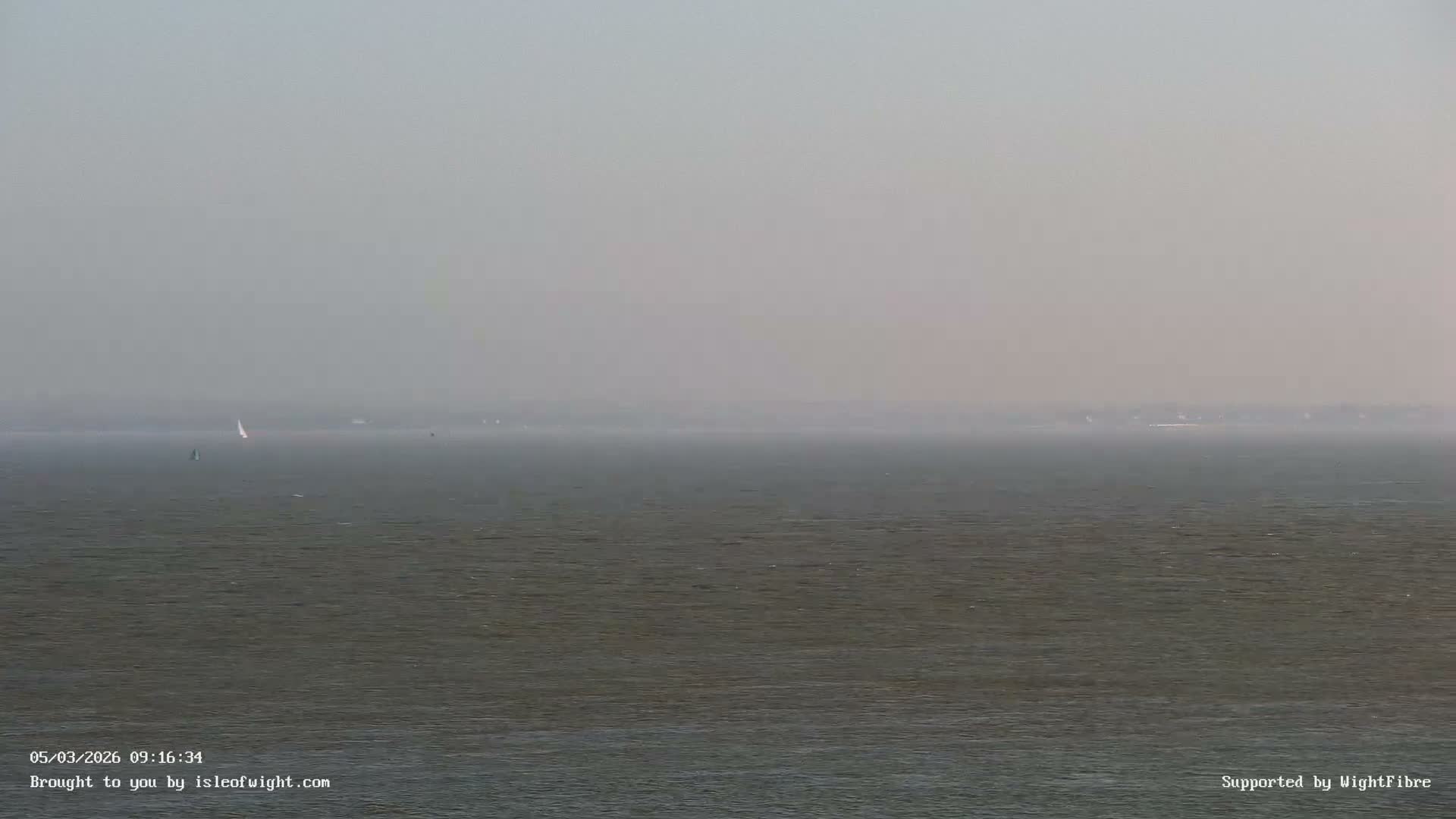 Cowes Port, Cruise/ Ferry Ship Shipspotting in The Solent & Southampton Coast Panaromic PTZ Live Cam - Cowes , Isle of Wight, South East, England, United Kingdom