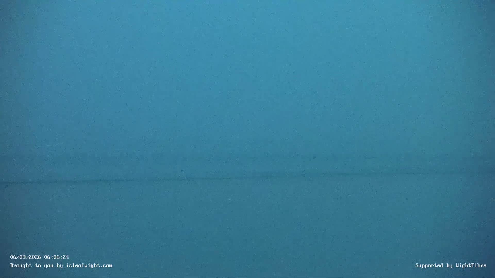 Cowes Port, Cruise/ Ferry Ship Shipspotting in The Solent & Southampton Coast Panaromic PTZ Live Cam - Cowes , Isle of Wight, South East, England, United Kingdom