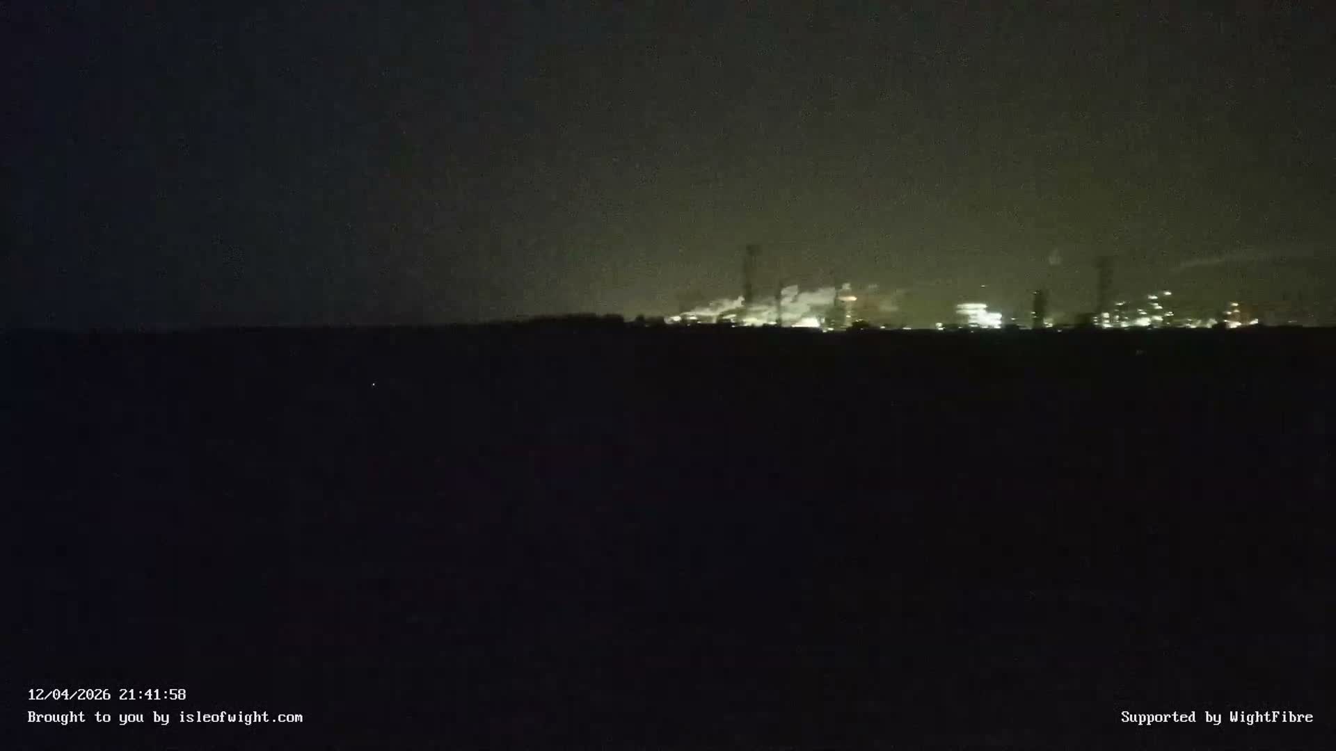 Cowes Port, Cruise/ Ferry Ship Shipspotting in The Solent & Southampton Coast Panaromic PTZ Live Cam - Cowes , Isle of Wight, South East, England, United Kingdom