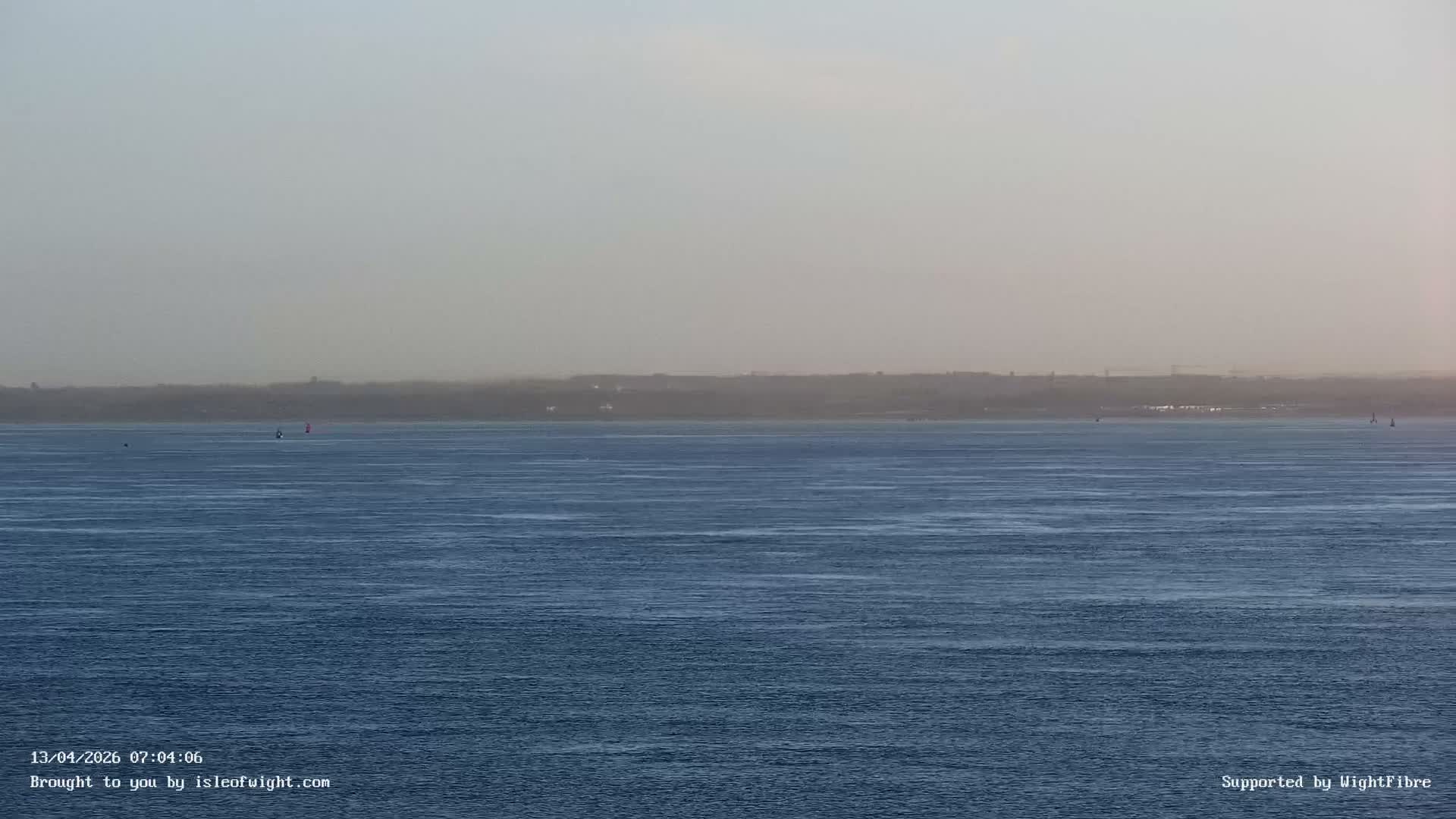 Cowes Port, Cruise/ Ferry Ship Shipspotting in The Solent & Southampton Coast Panaromic PTZ Live Cam - Cowes , Isle of Wight, South East, England, United Kingdom