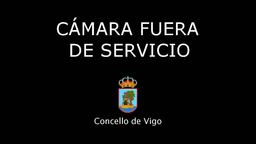 A black background displays white text stating that the camera is out of service, along with a coat of arms and the words "Concello de Vigo".