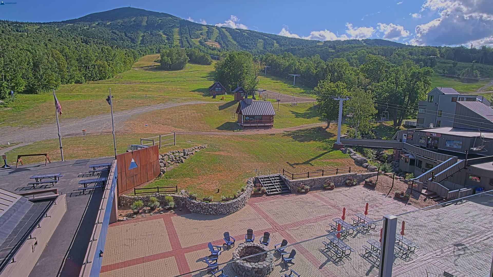 Kingfield, Sugarloaf Mountain Hotel Area Live Cam - Kingfield, Franklin, Maine, USA