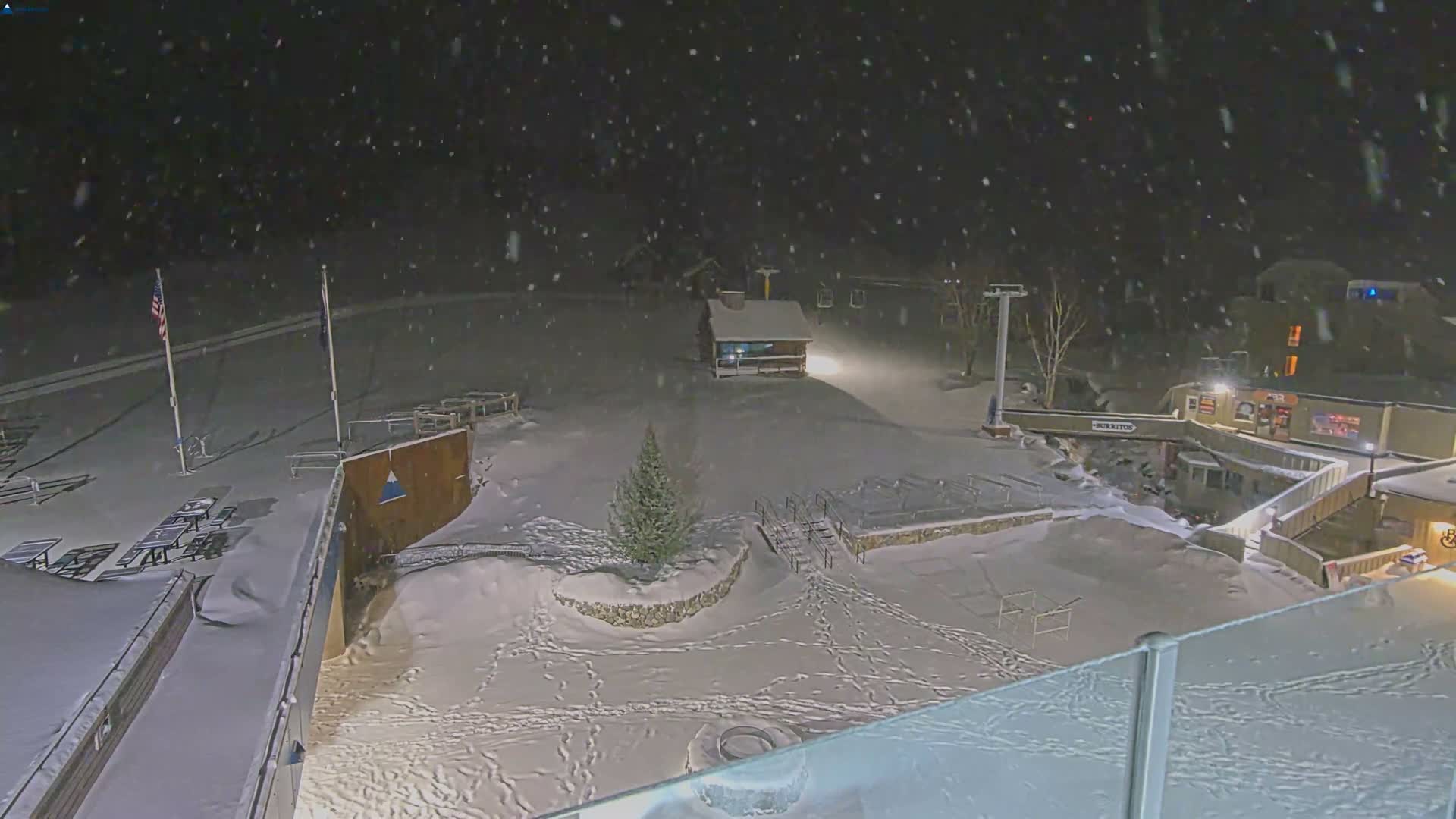 Kingfield, Sugarloaf Mountain Hotel Area Live Cam - Kingfield, Franklin, Maine, USA