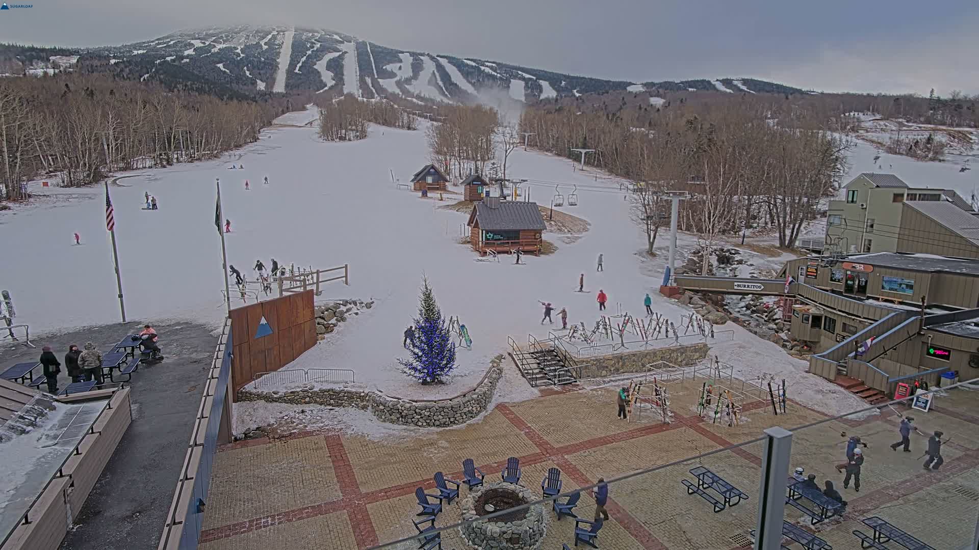 Kingfield, Sugarloaf Mountain Hotel Area Live Cam - Kingfield, Franklin, Maine, USA