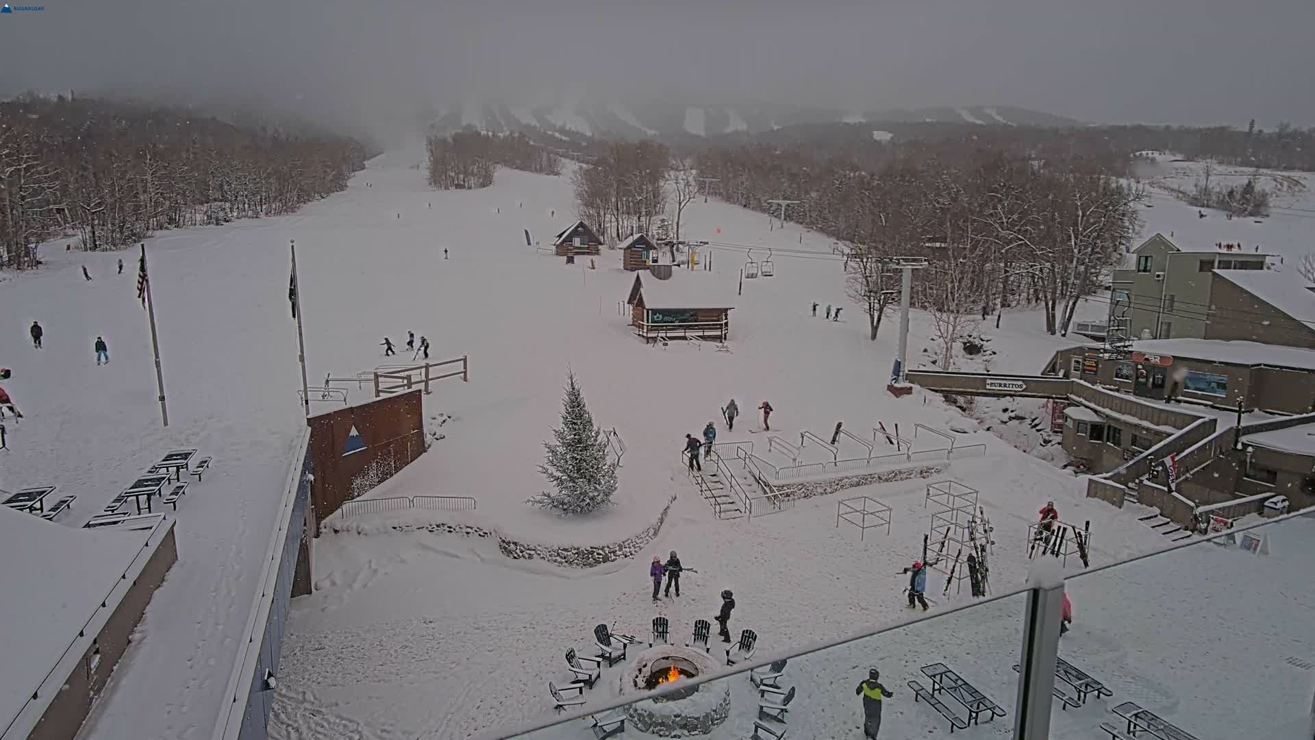 Kingfield, Sugarloaf Mountain Hotel Area Live Cam - Kingfield, Franklin, Maine, USA