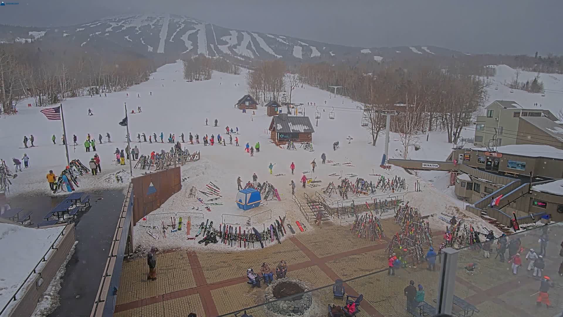 Kingfield, Sugarloaf Mountain Hotel Area Live Cam - Kingfield, Franklin, Maine, USA