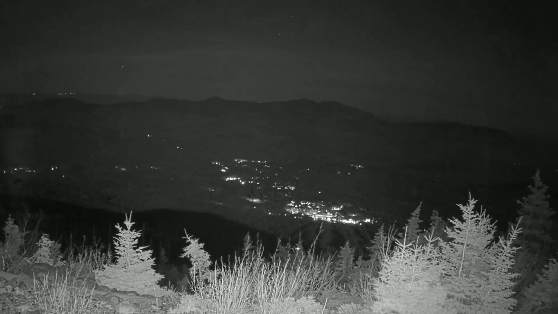 Kingfield, Sugarloaf Mountain Peak Skyline Live Cam - Kingfield, Franklin, Maine, USA