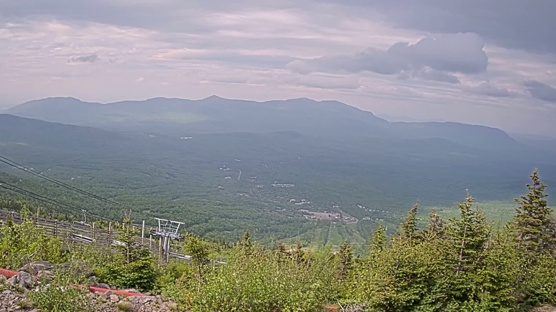 Kingfield, Sugarloaf Mountain Peak Skyline Live Cam - Kingfield, Franklin, Maine, USA
