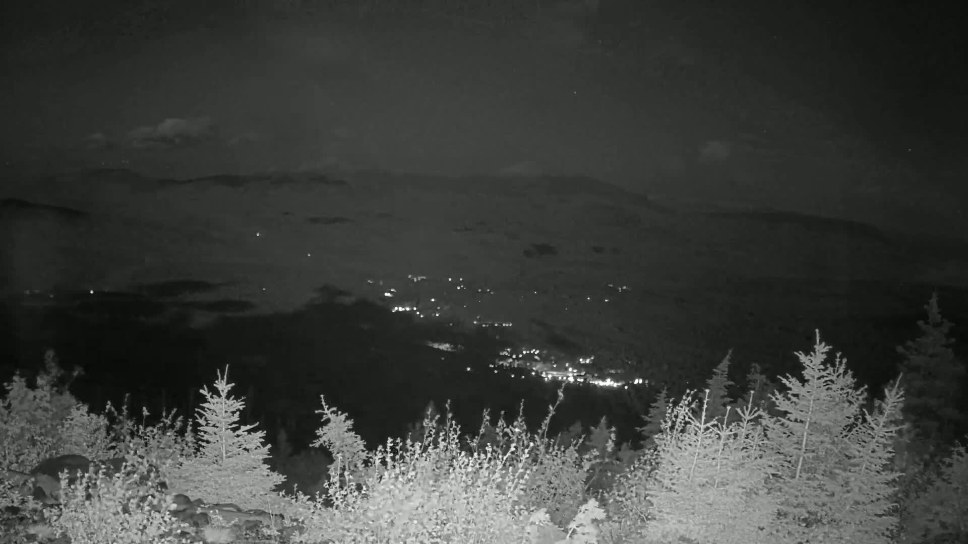 Kingfield, Sugarloaf Mountain Peak Skyline Live Cam - Kingfield, Franklin, Maine, USA