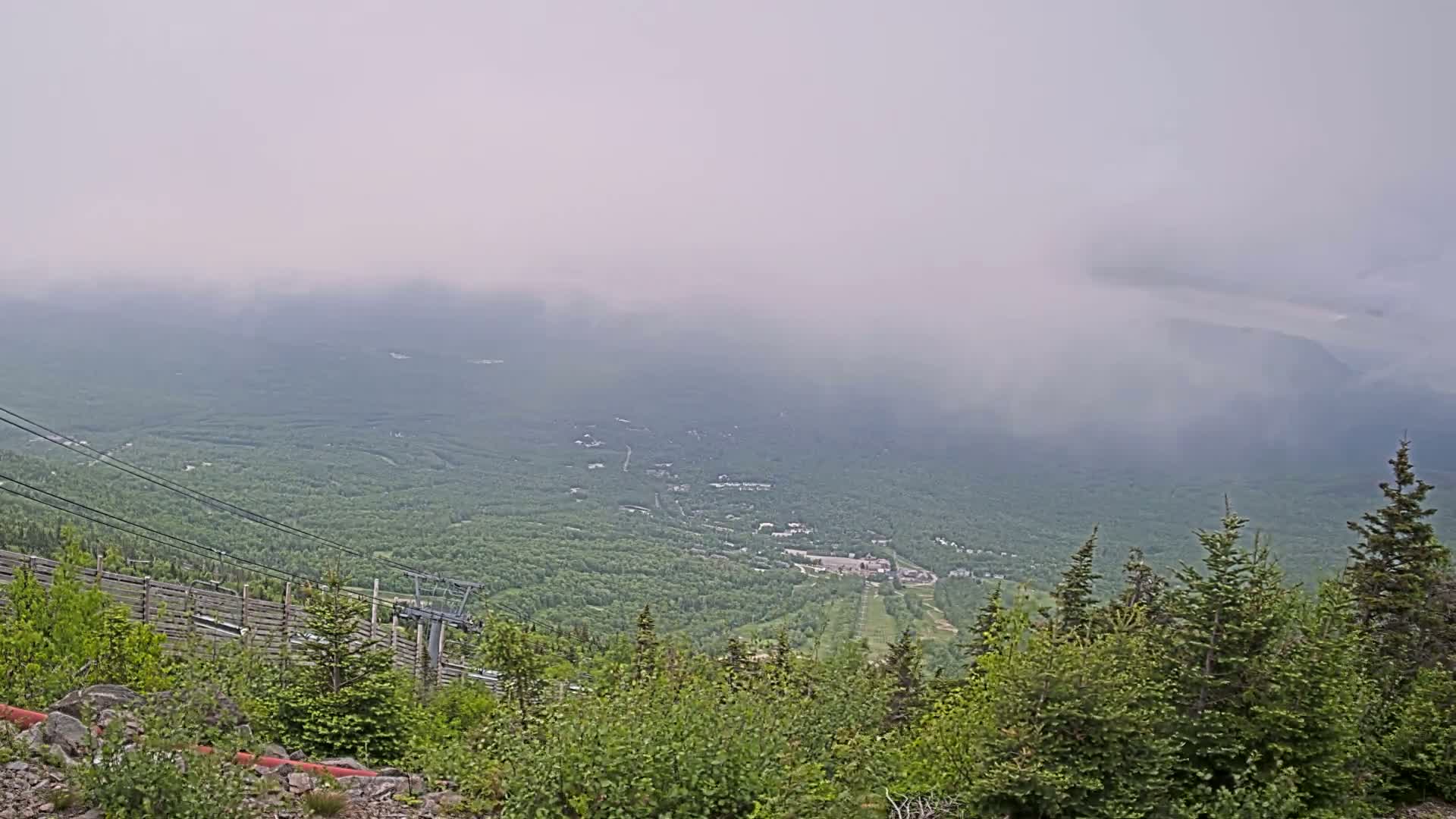 Kingfield, Sugarloaf Mountain Peak Skyline Live Cam - Kingfield, Franklin, Maine, USA