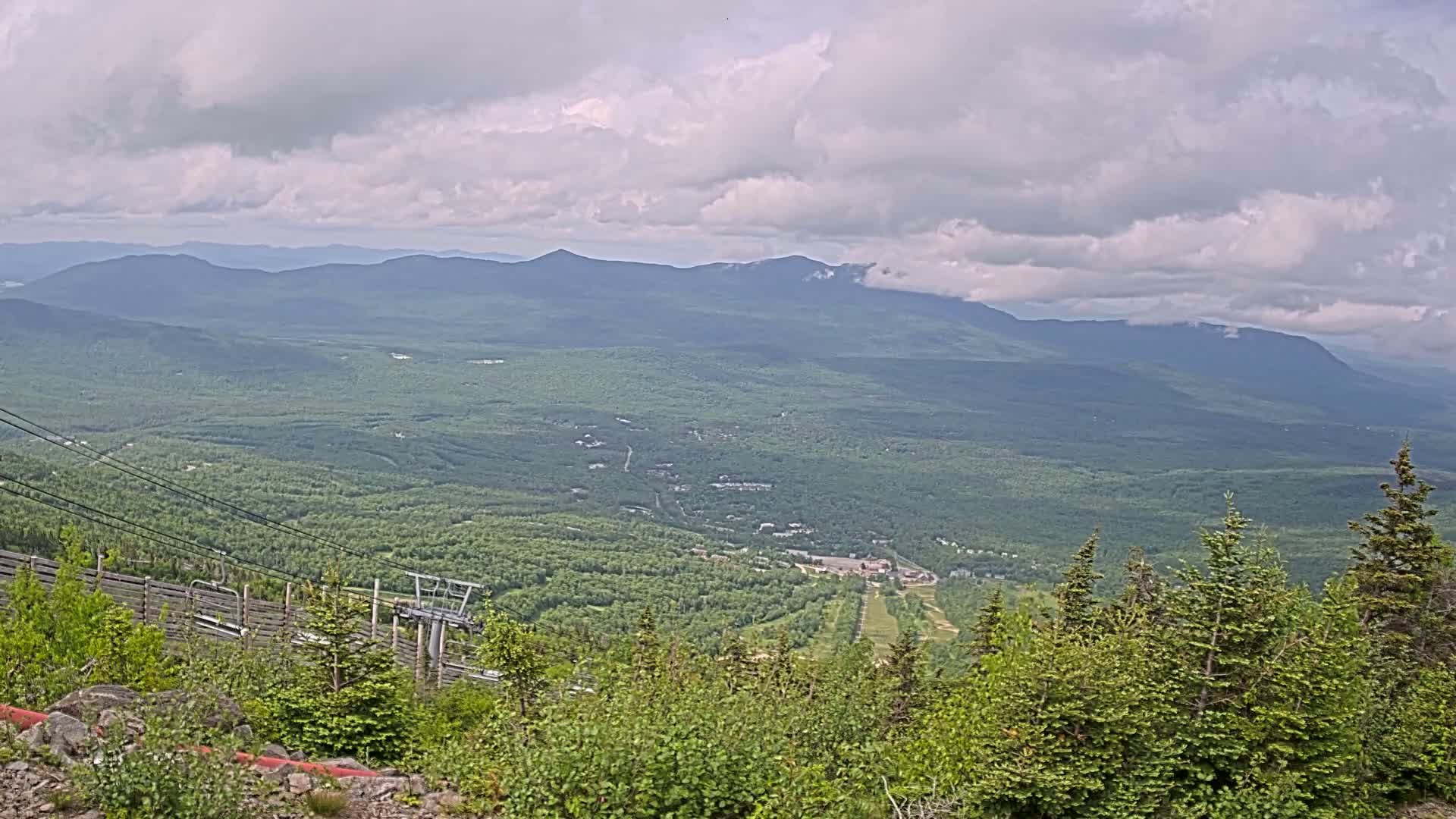 Kingfield, Sugarloaf Mountain Peak Skyline Live Cam - Kingfield, Franklin, Maine, USA