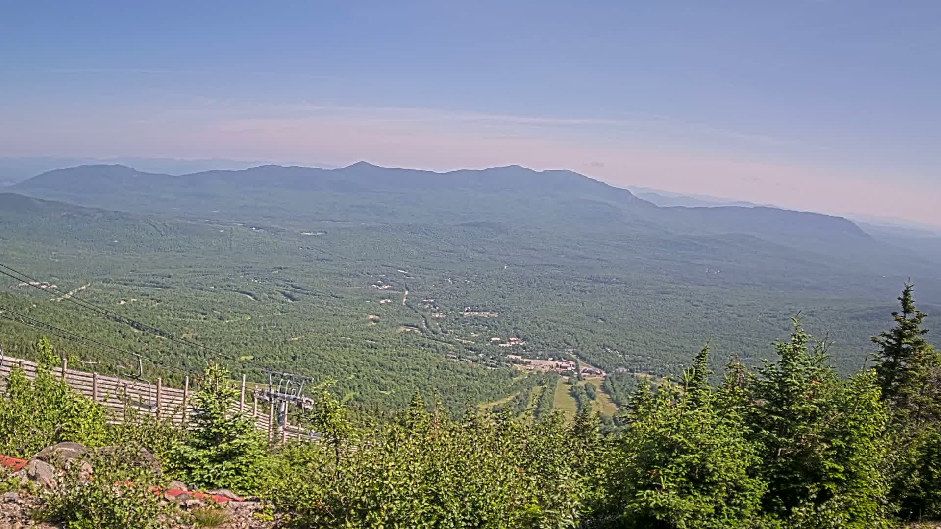 Kingfield, Sugarloaf Mountain Peak Skyline Live Cam - Kingfield, Franklin, Maine, USA