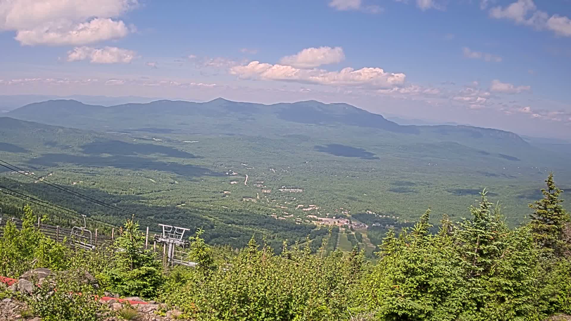 Kingfield, Sugarloaf Mountain Peak Skyline Live Cam - Kingfield, Franklin, Maine, USA