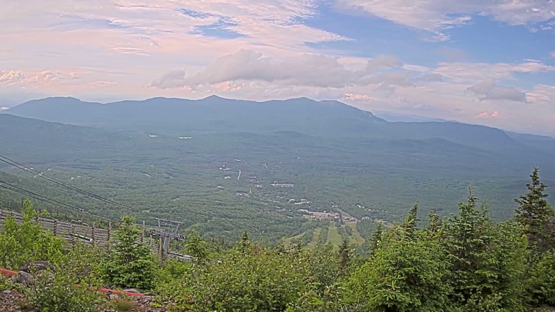 Kingfield, Sugarloaf Mountain Peak Skyline Live Cam - Kingfield, Franklin, Maine, USA