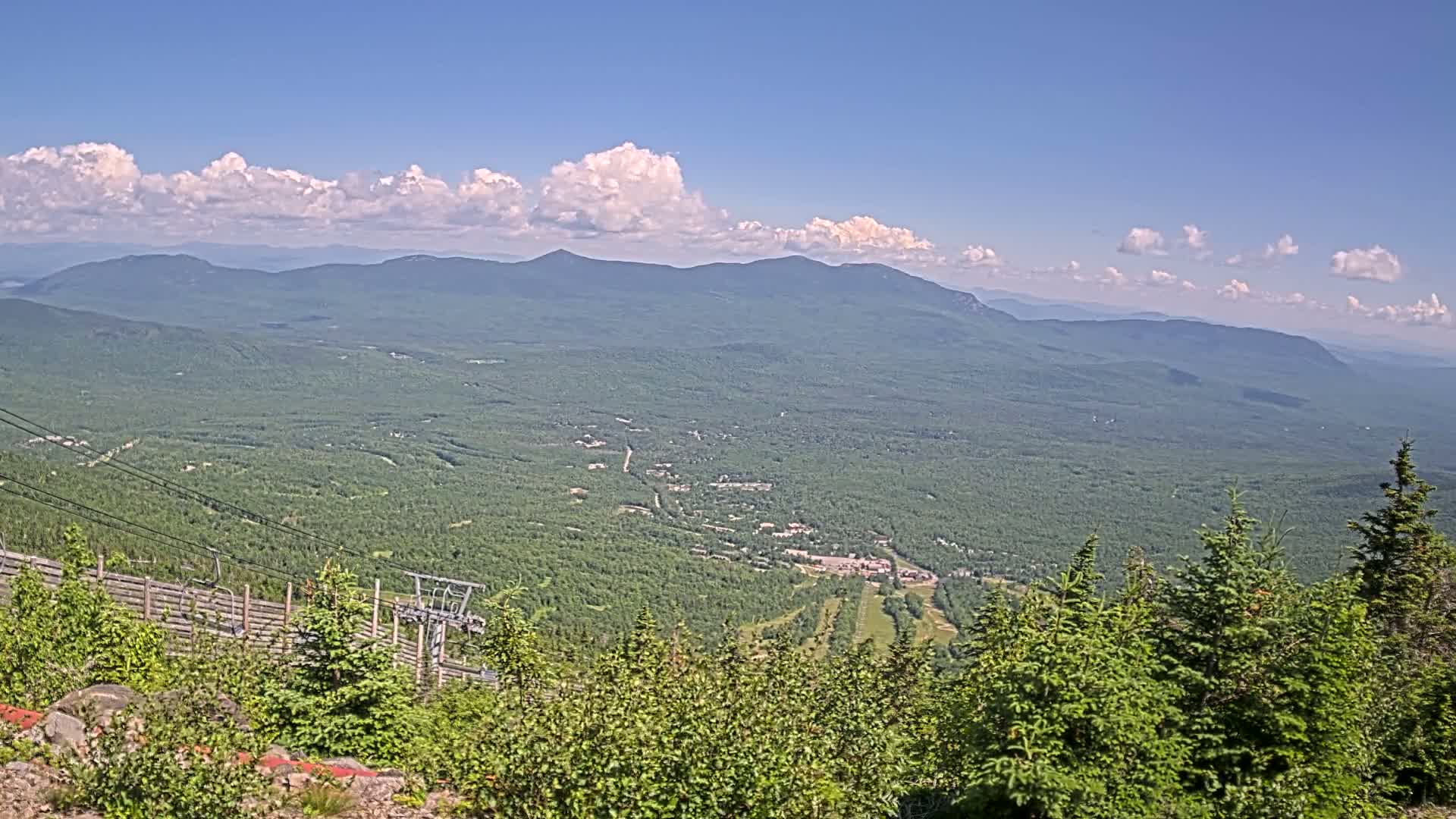 Kingfield, Sugarloaf Mountain Peak Skyline Live Cam - Kingfield, Franklin, Maine, USA