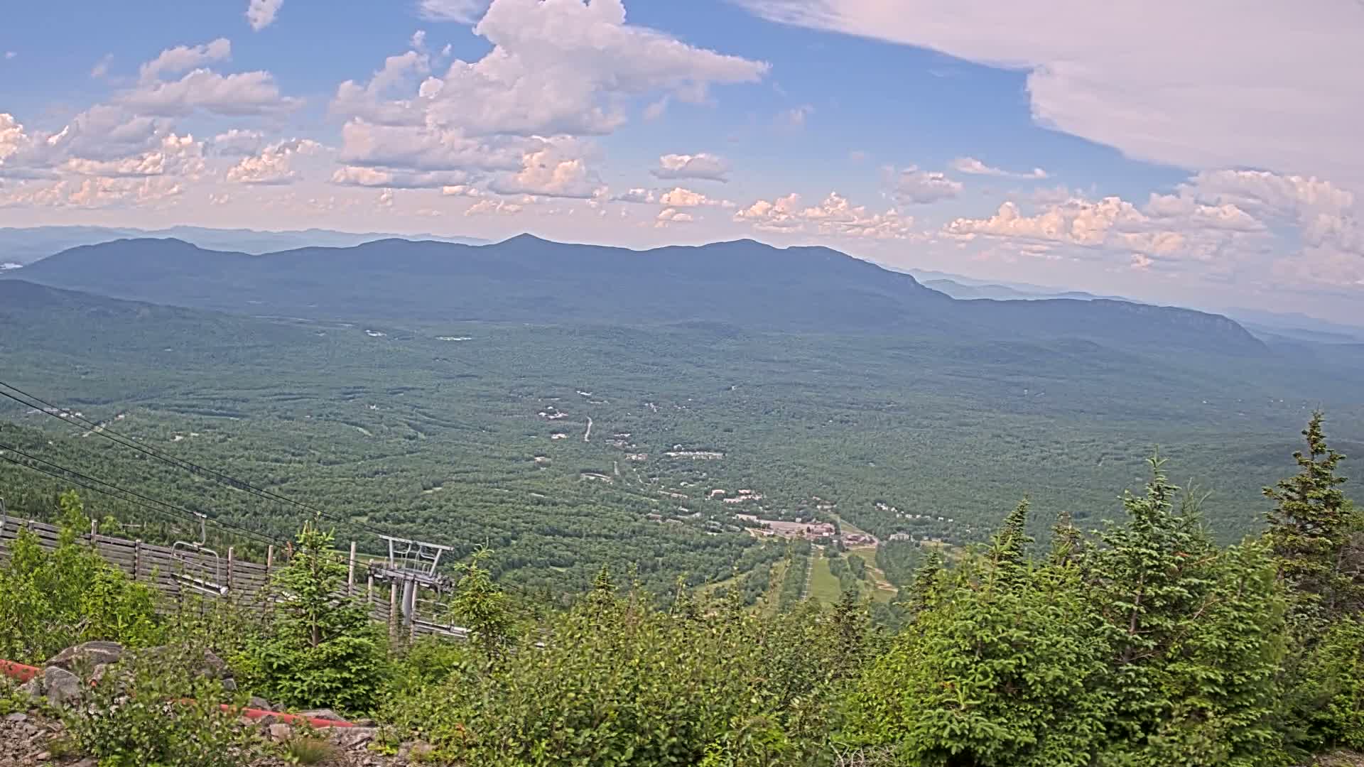 Kingfield, Sugarloaf Mountain Peak Skyline Live Cam - Kingfield, Franklin, Maine, USA