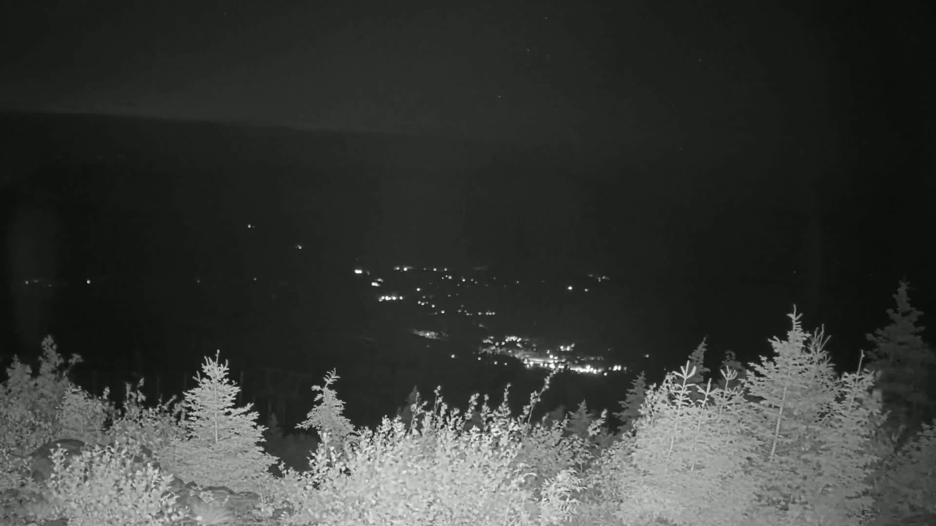 Kingfield, Sugarloaf Mountain Peak Skyline Live Cam - Kingfield, Franklin, Maine, USA