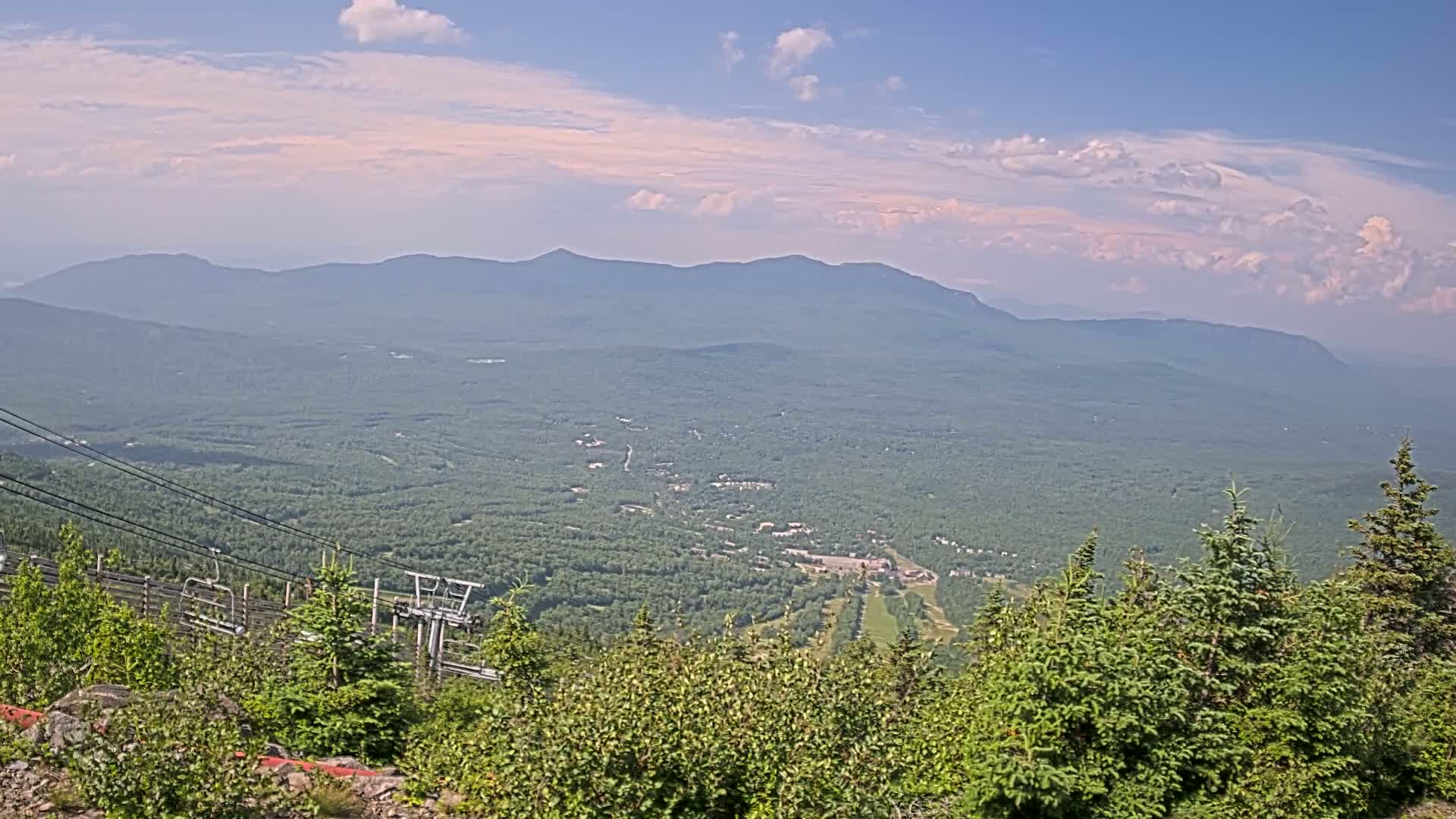 Kingfield, Sugarloaf Mountain Peak Skyline Live Cam - Kingfield, Franklin, Maine, USA