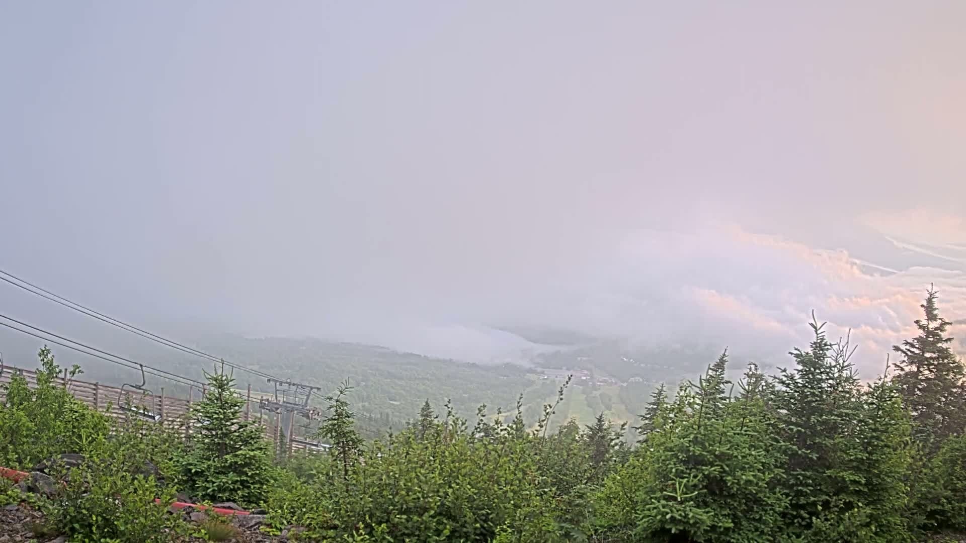 Kingfield, Sugarloaf Mountain Peak Skyline Live Cam - Kingfield, Franklin, Maine, USA